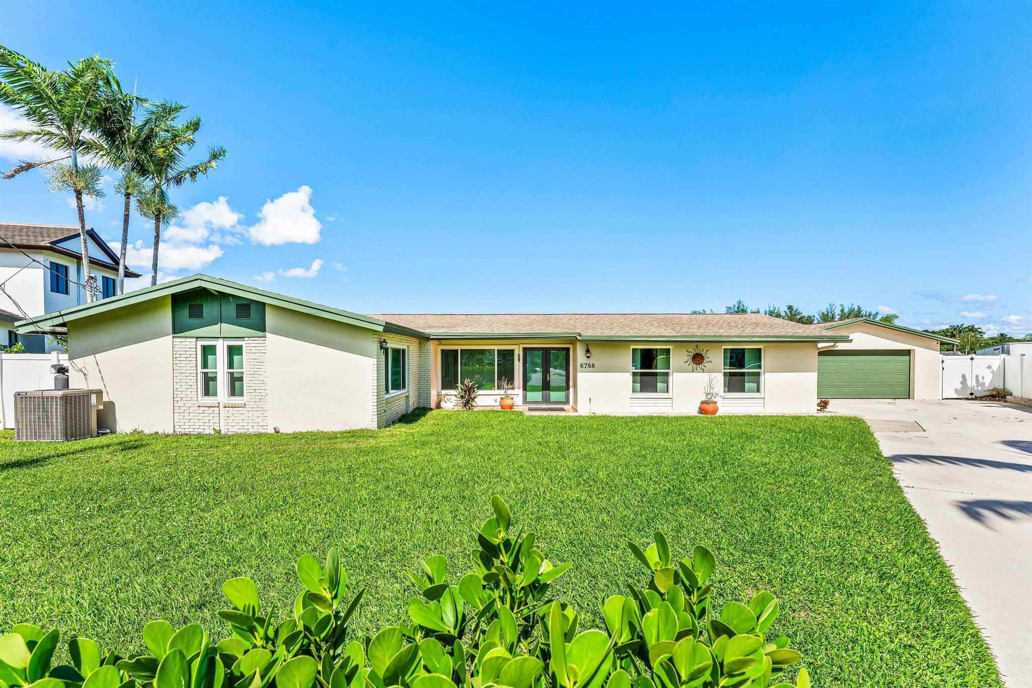 ISLAND ESTATES - Residential