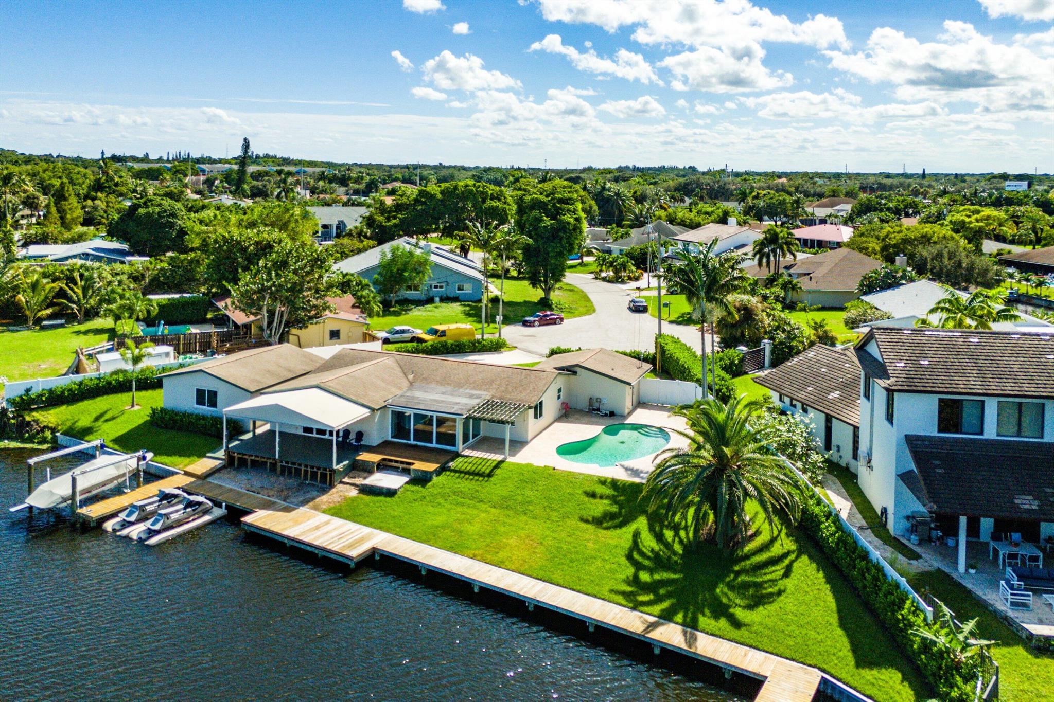 ISLAND ESTATES - Residential
