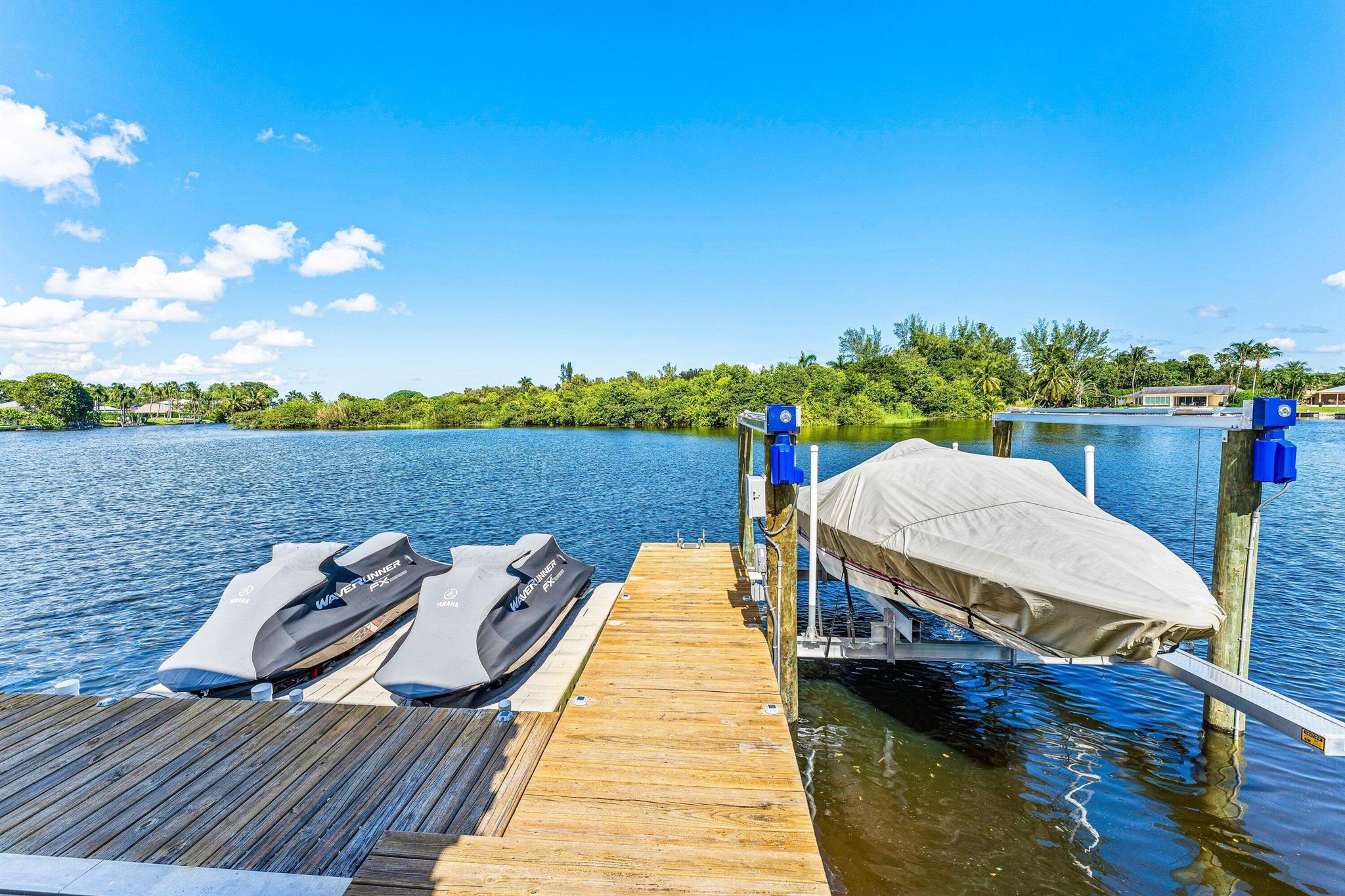 ISLAND ESTATES - Residential