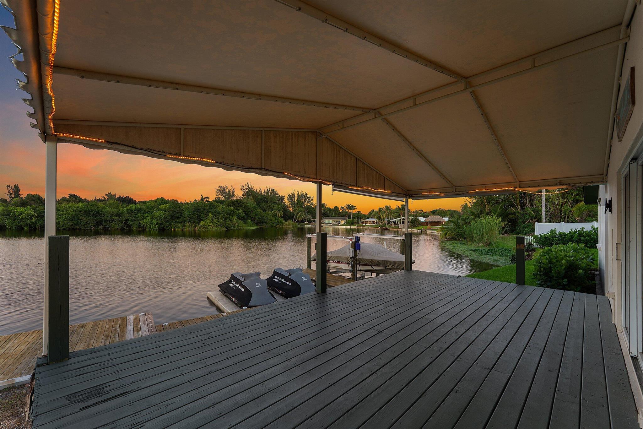 ISLAND ESTATES - Residential