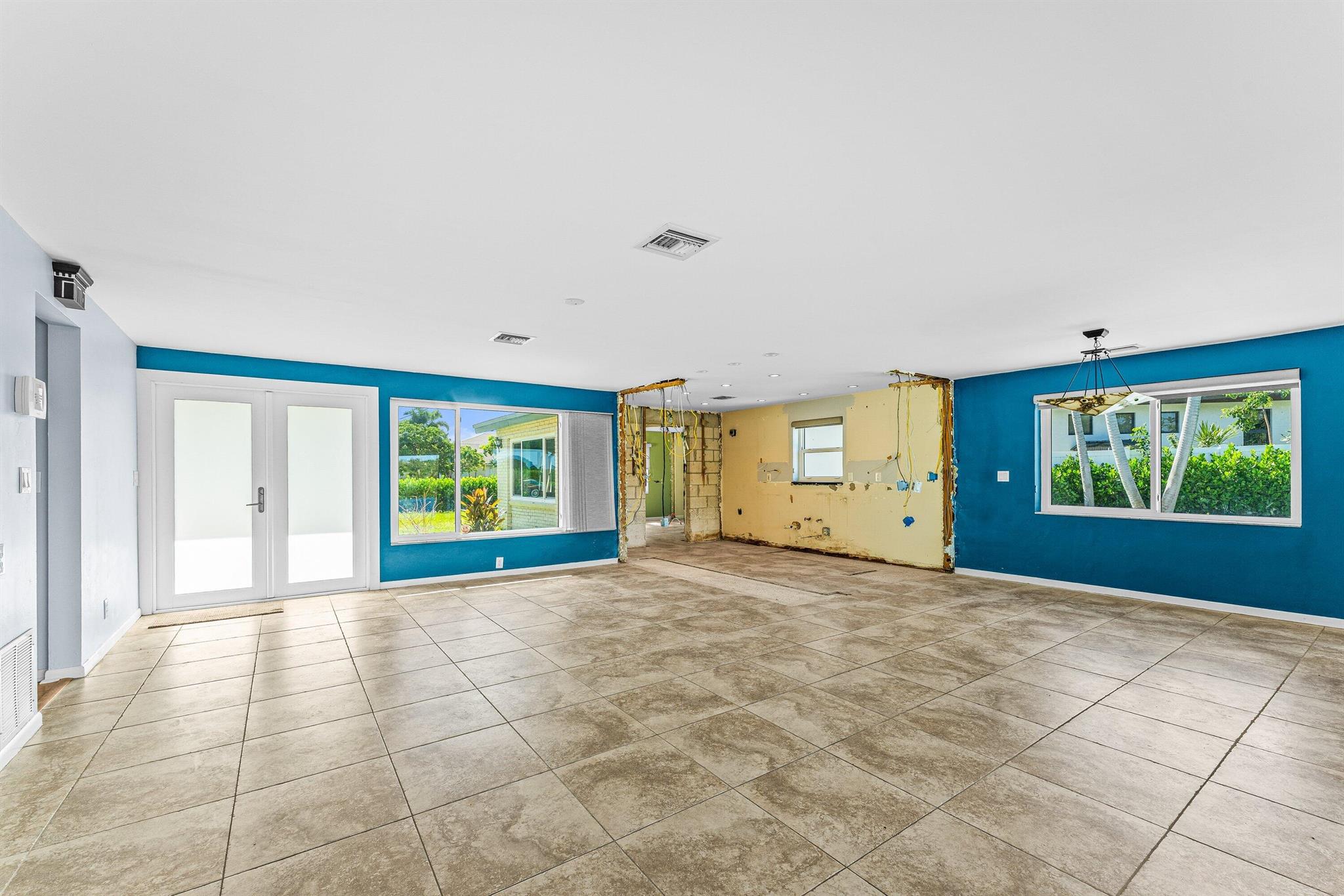 ISLAND ESTATES - Residential
