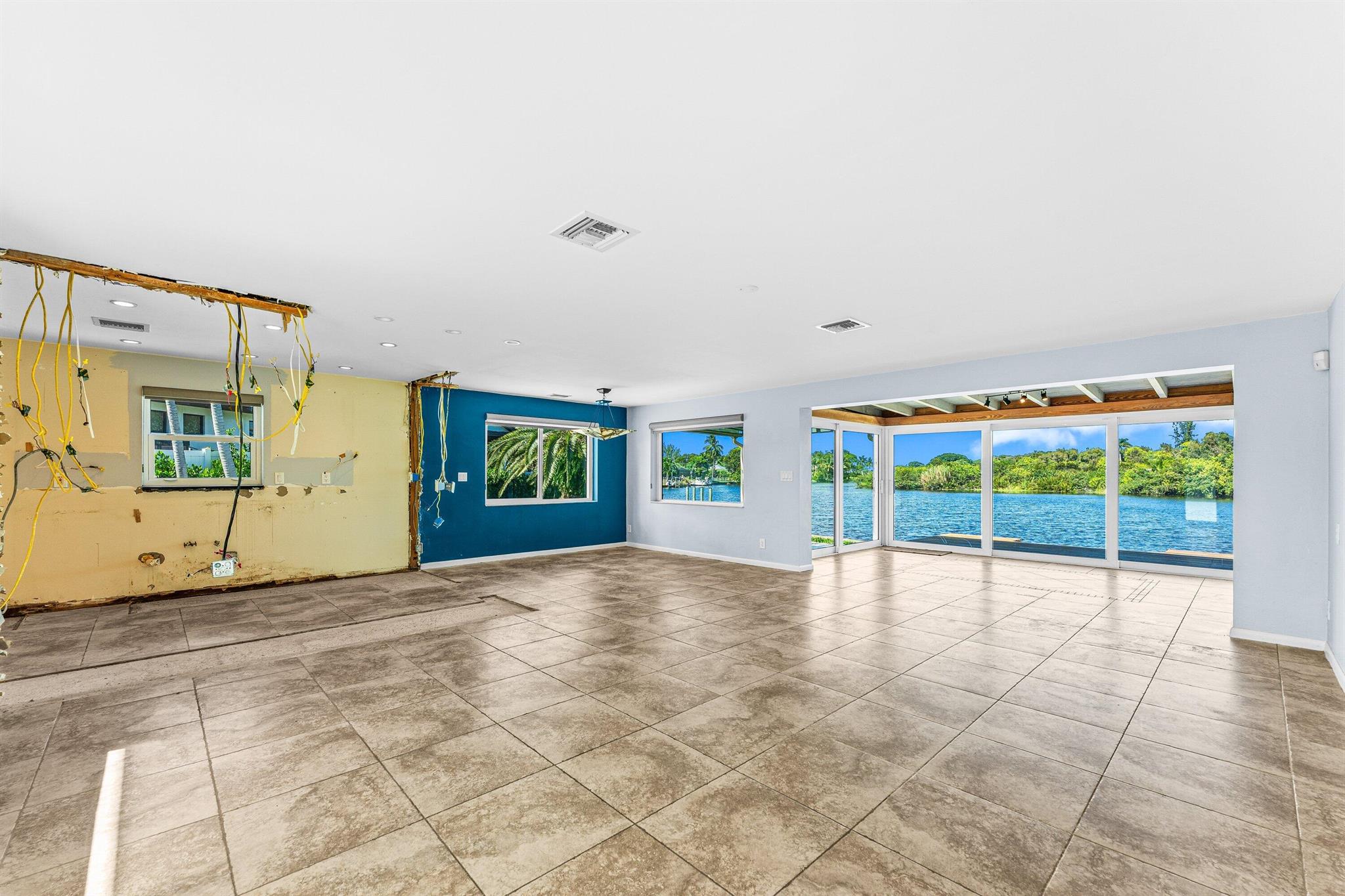 ISLAND ESTATES - Residential