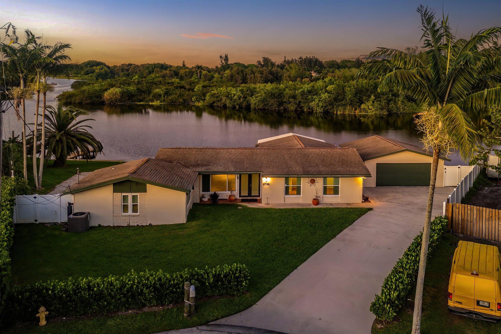 ISLAND ESTATES - Residential