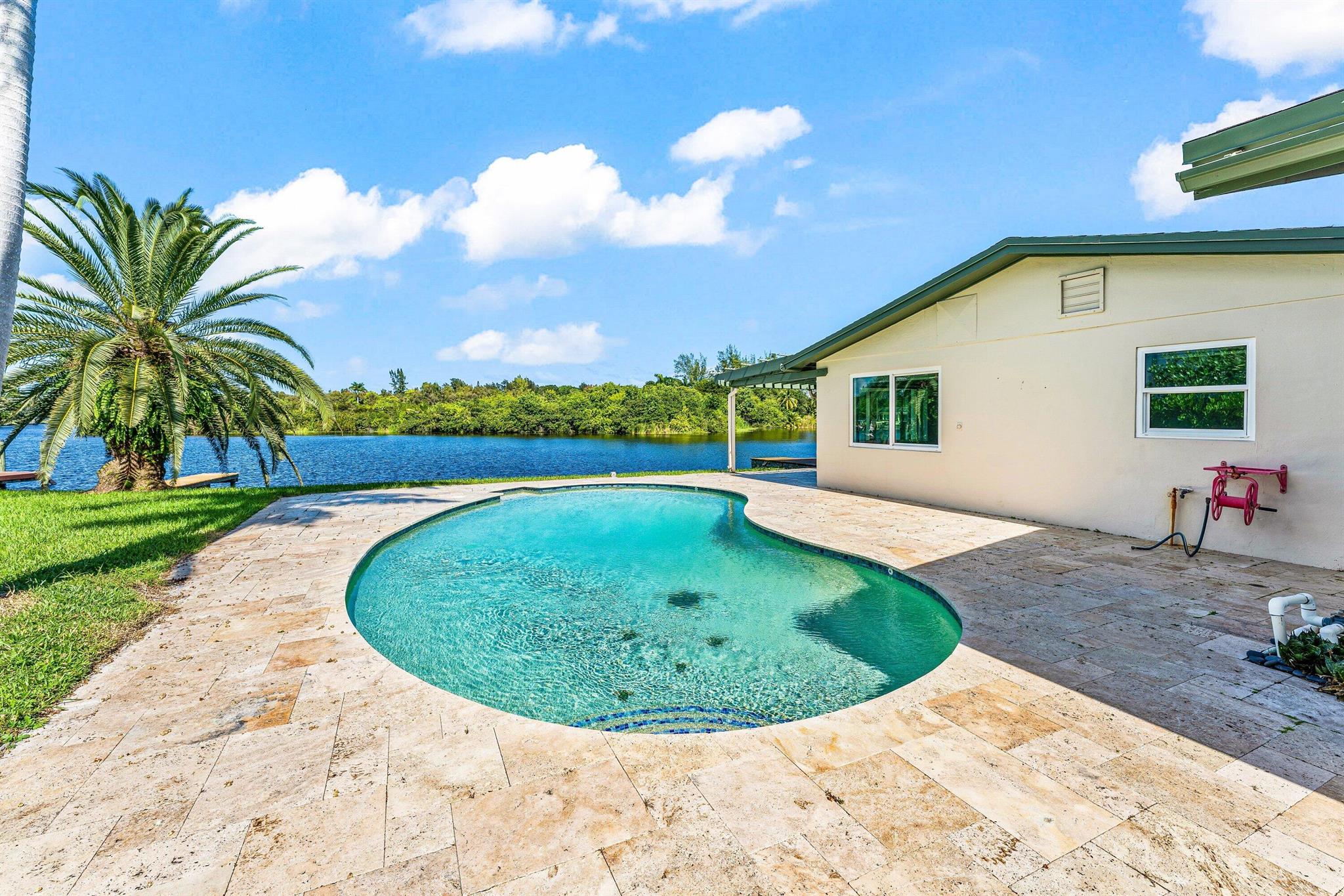 ISLAND ESTATES - Residential