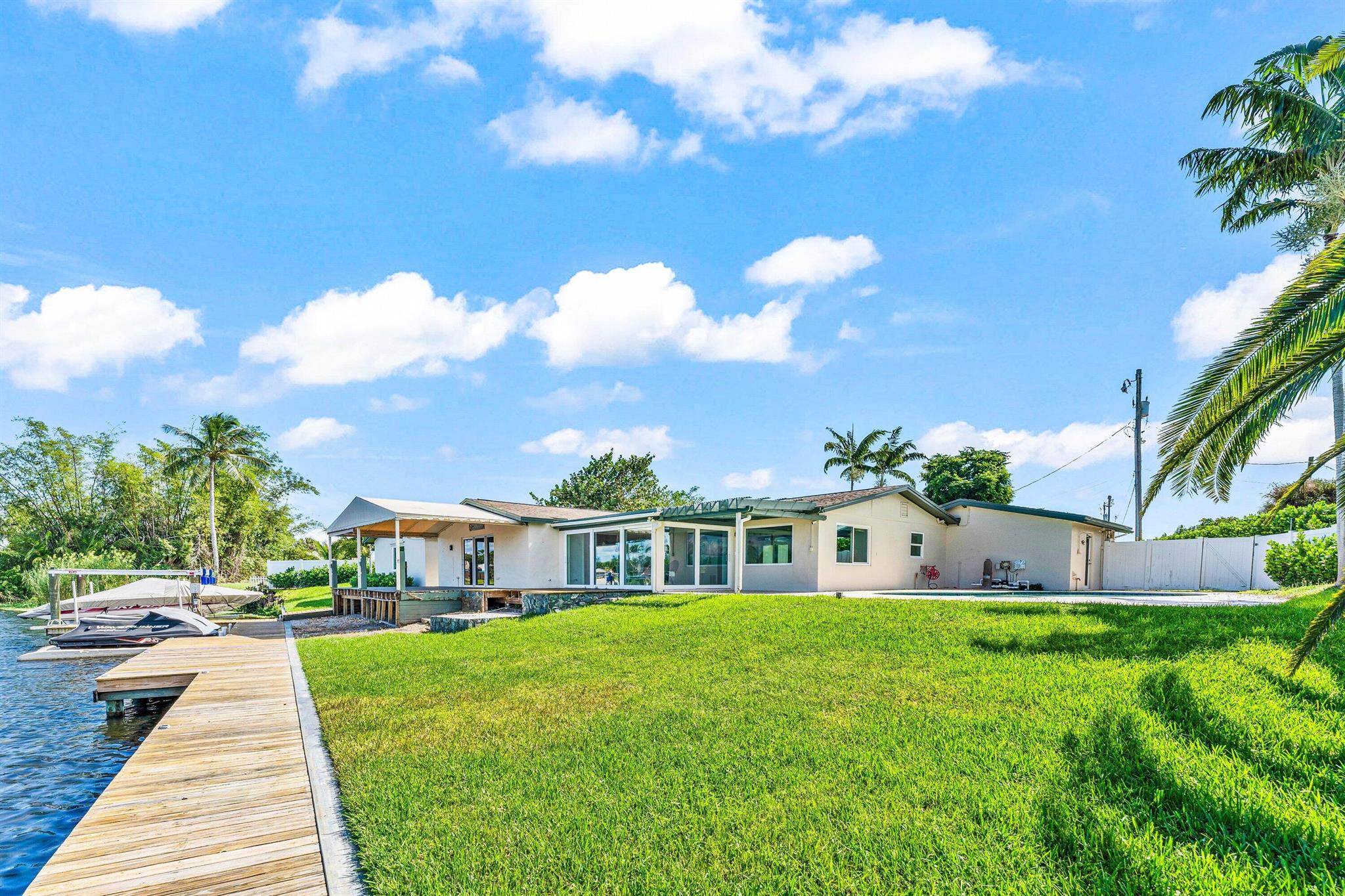 ISLAND ESTATES - Residential