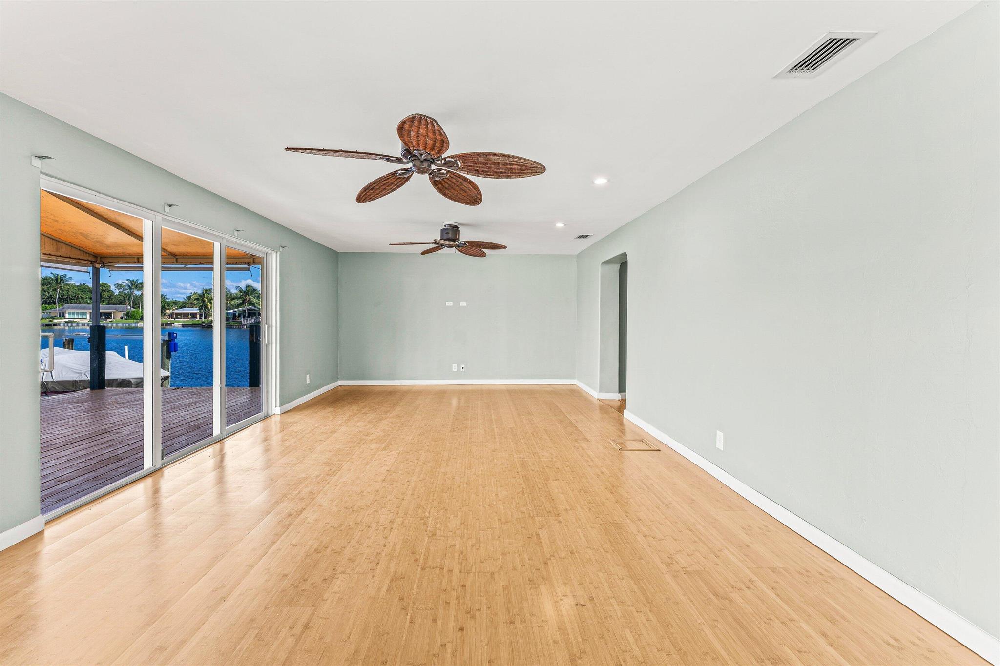ISLAND ESTATES - Residential