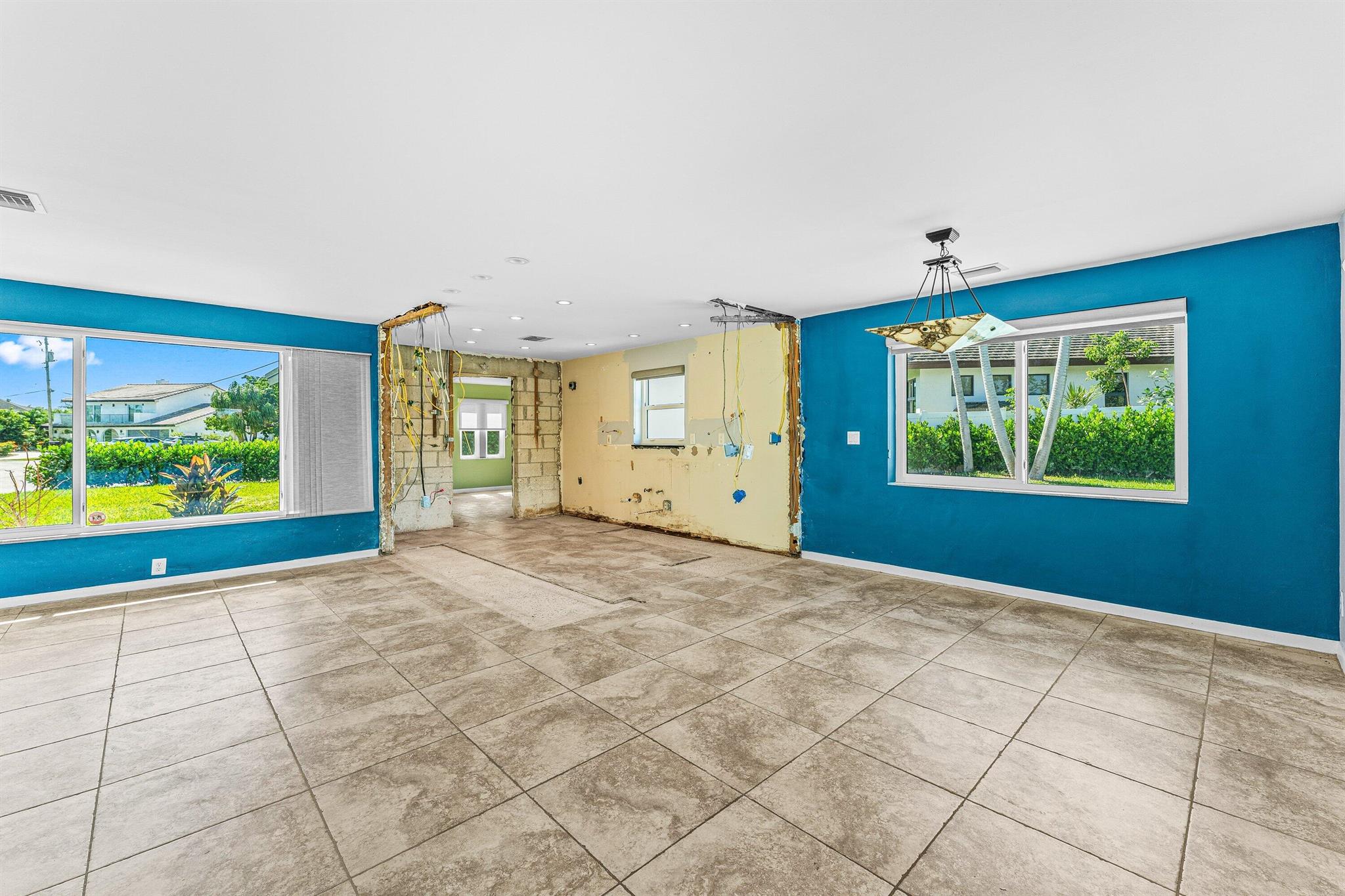ISLAND ESTATES - Residential