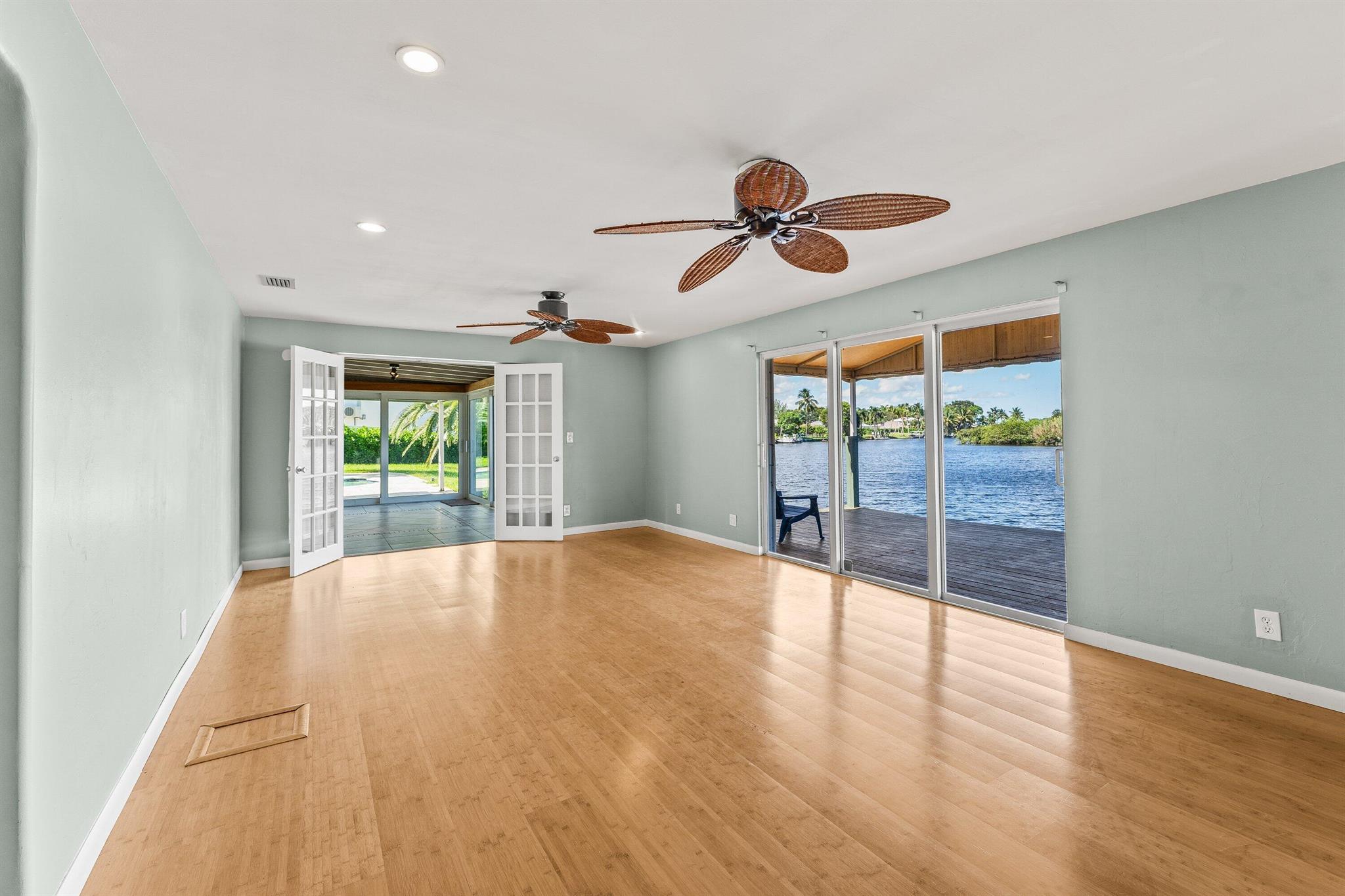 ISLAND ESTATES - Residential