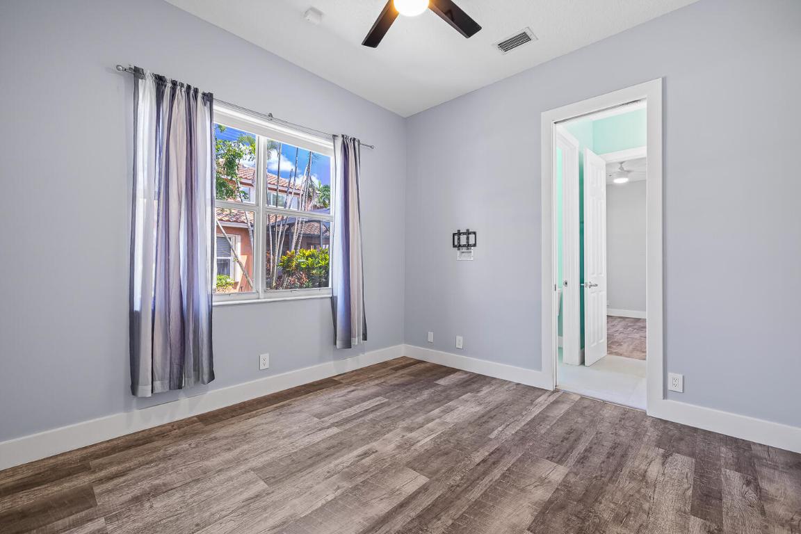 PARKLAND ISLES - Residential