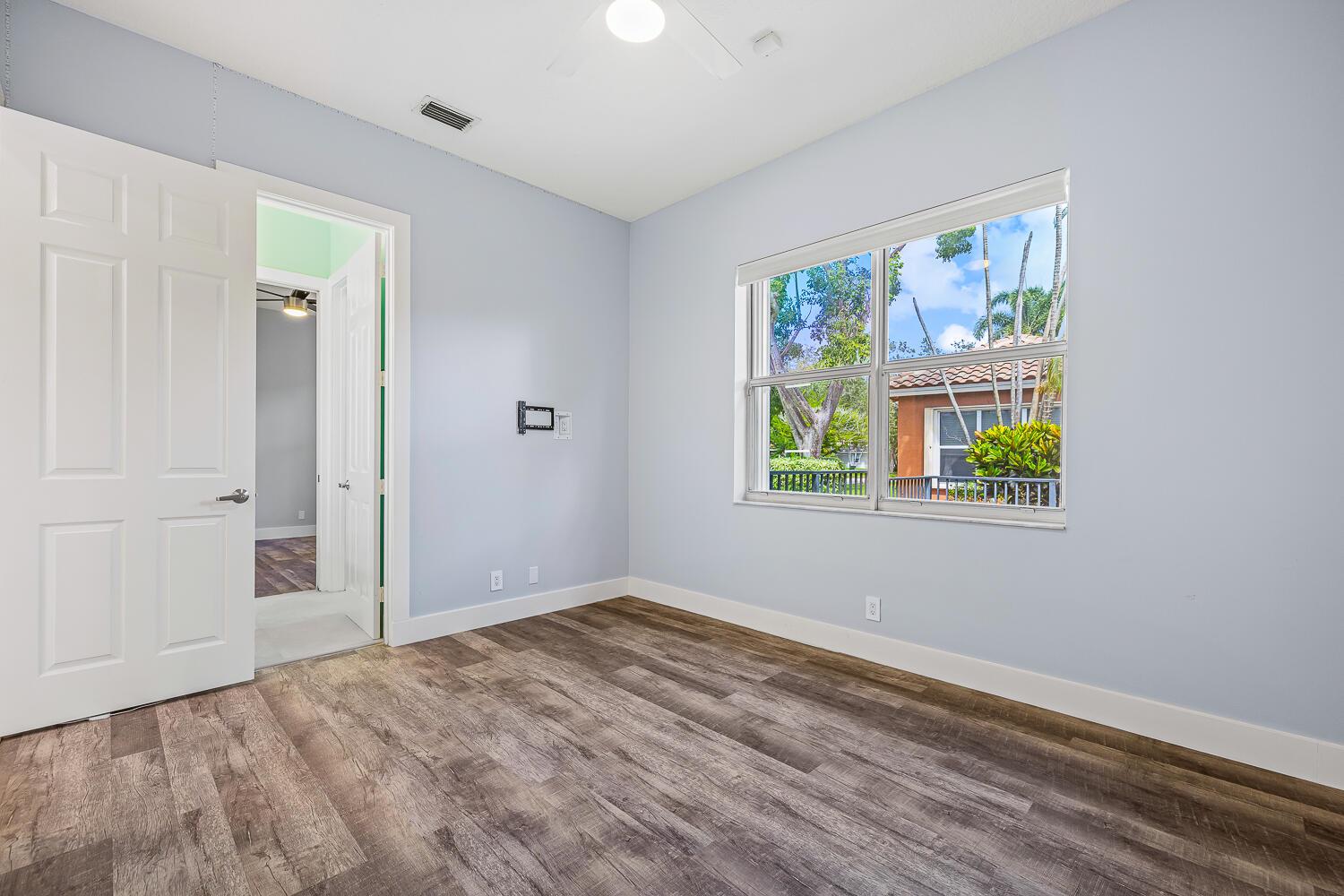 PARKLAND ISLES - Residential