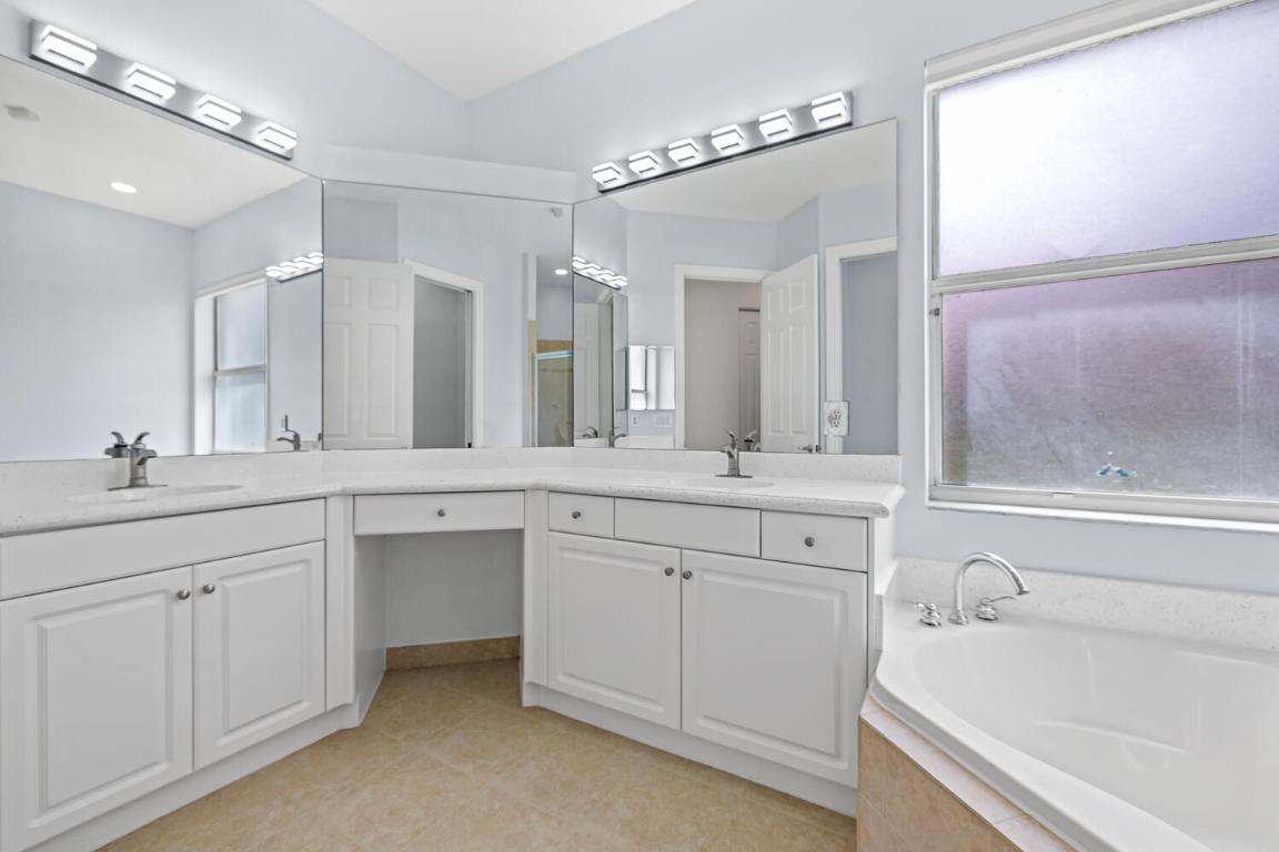 PARKLAND ISLES - Residential