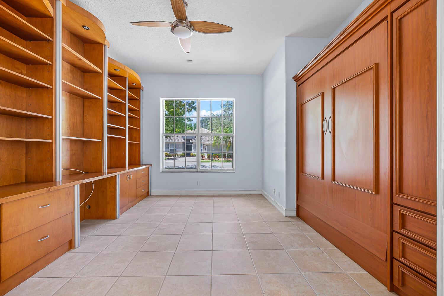 PARKLAND ISLES - Residential