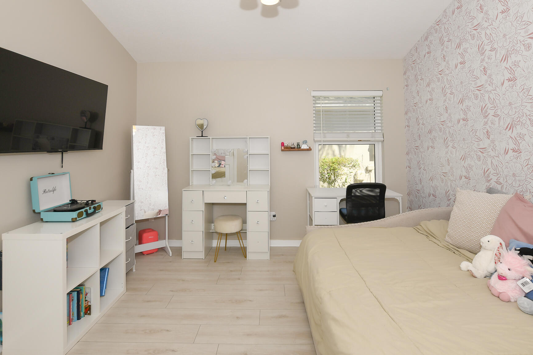 LAKE LUCIE ESTATES - Residential