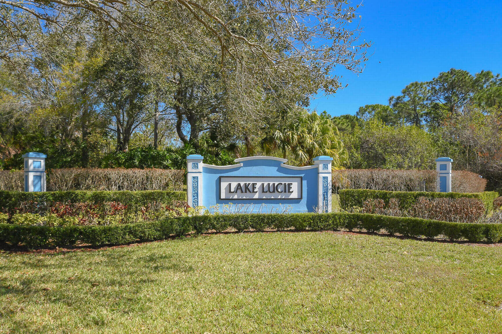 LAKE LUCIE ESTATES - Residential
