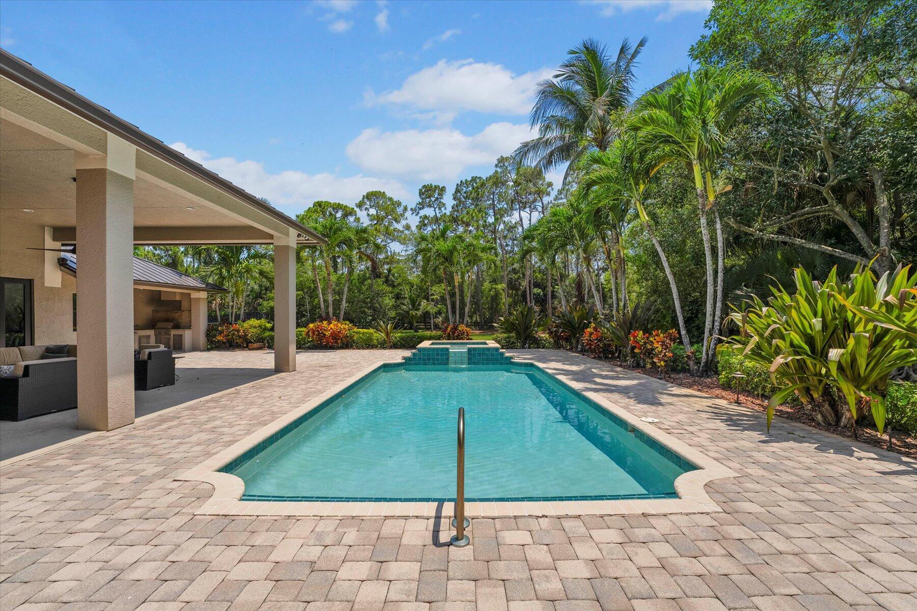 PADDOCK PARK 2 OF WELLING - Residential