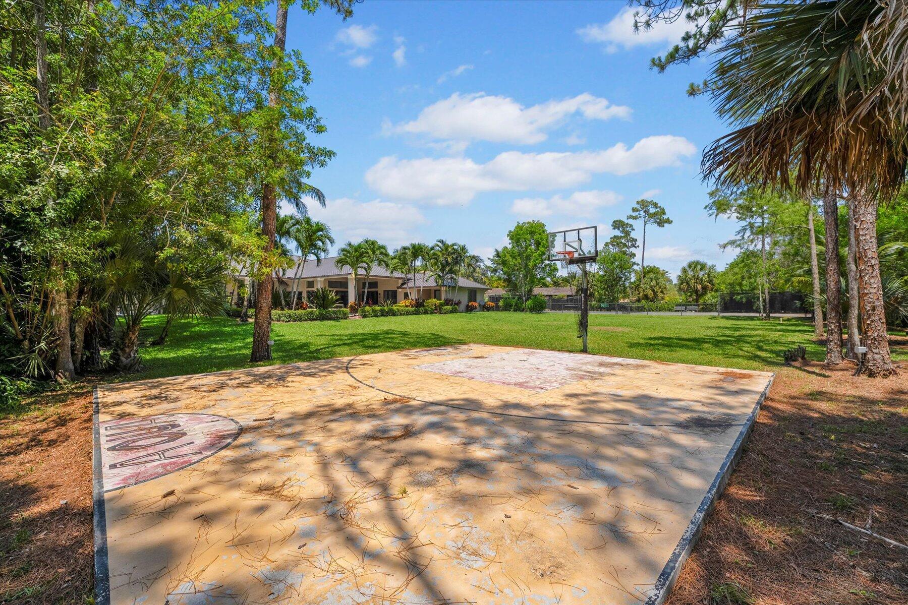 PADDOCK PARK 2 OF WELLING - Residential