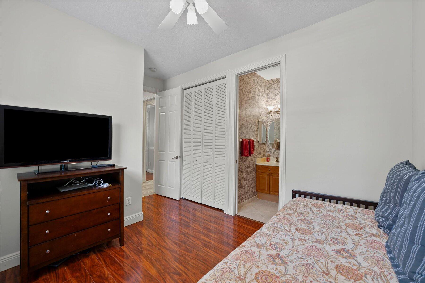 PADDOCK PARK 2 OF WELLING - Residential