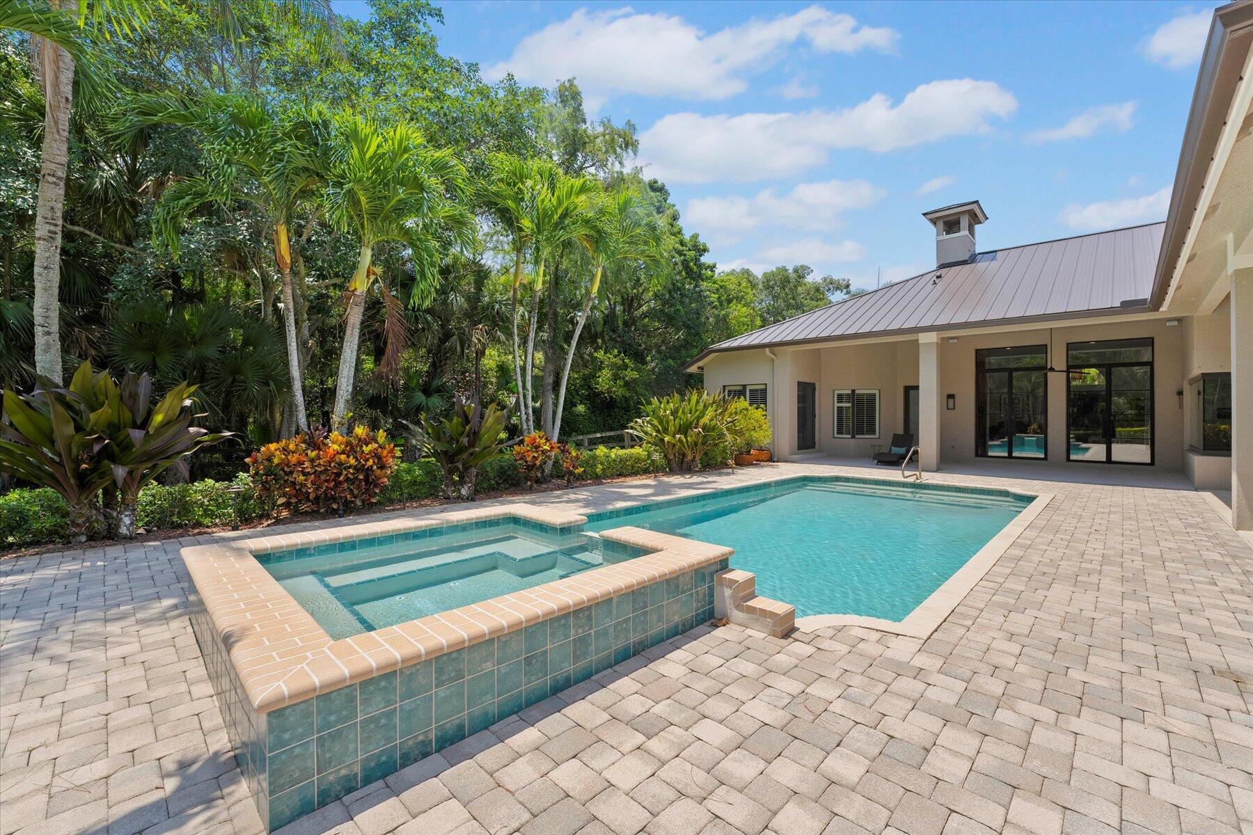 PADDOCK PARK 2 OF WELLING - Residential