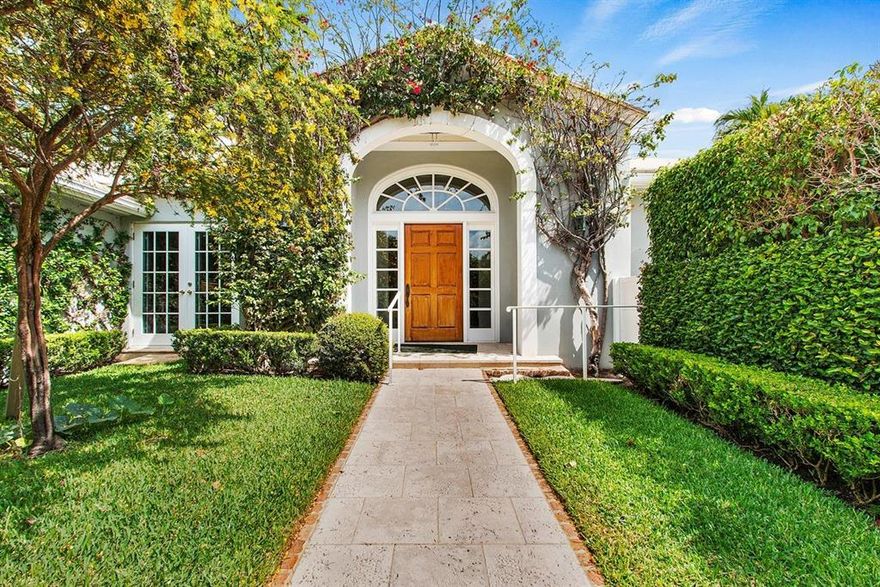 Don't miss this wonderful opportunity to update this large home on a quiet street on Ridgeview! This 5 bedrooms, 5.5 bath, 2004 1 story home with pool offers high ceilings, wonderful natural light along with extensive landscaping for added privacy. 2 blocks to Beach Club. Quiet north end location.