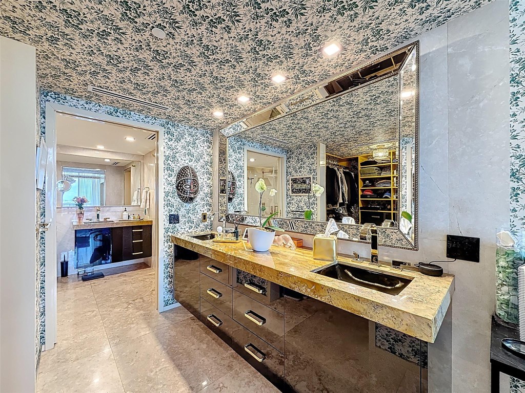 Beach Club - Residential