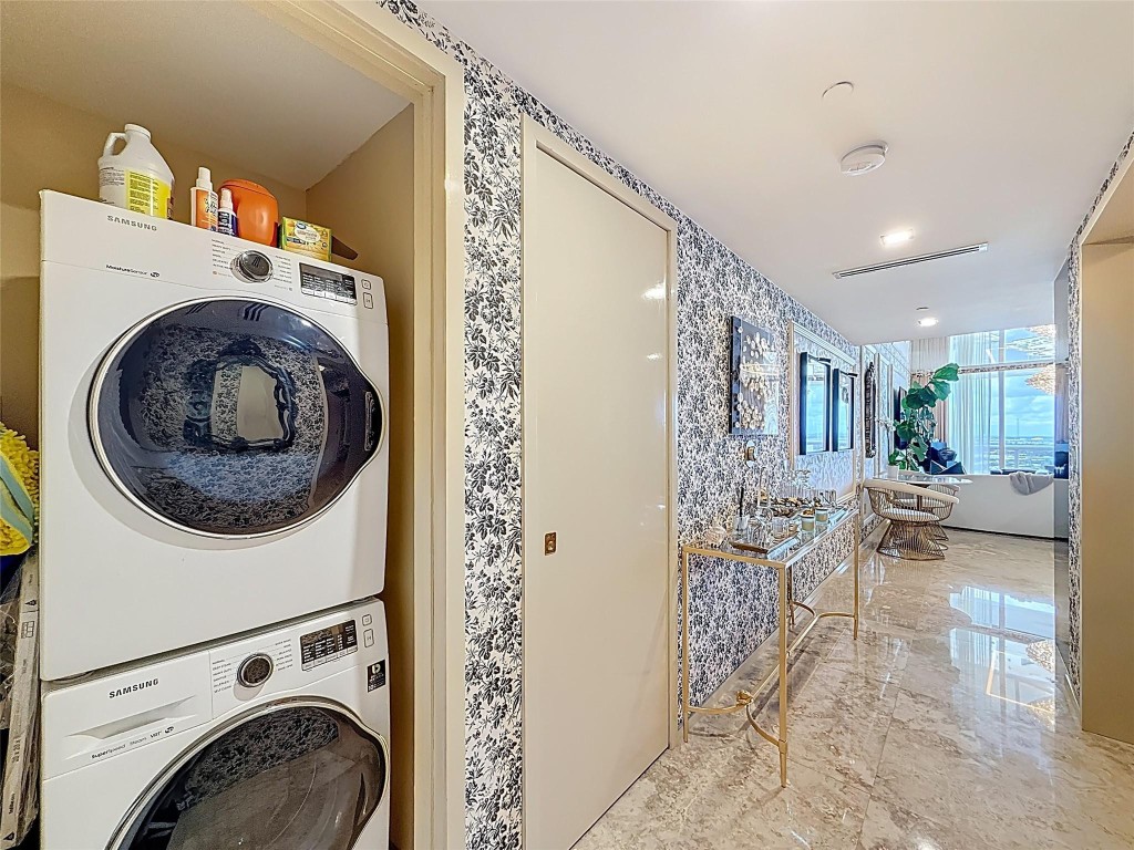 Beach Club - Residential