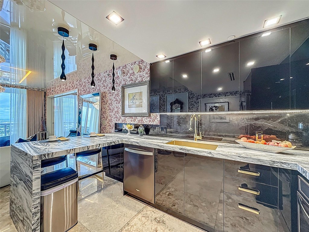 Beach Club - Residential