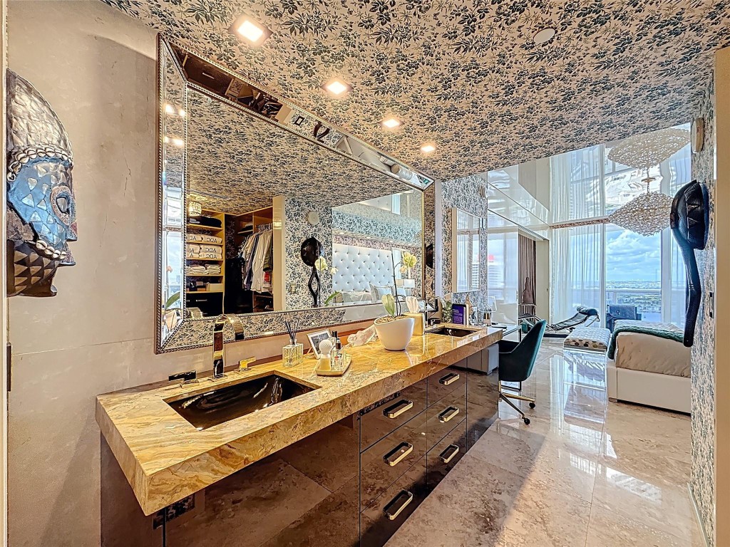 Beach Club - Residential