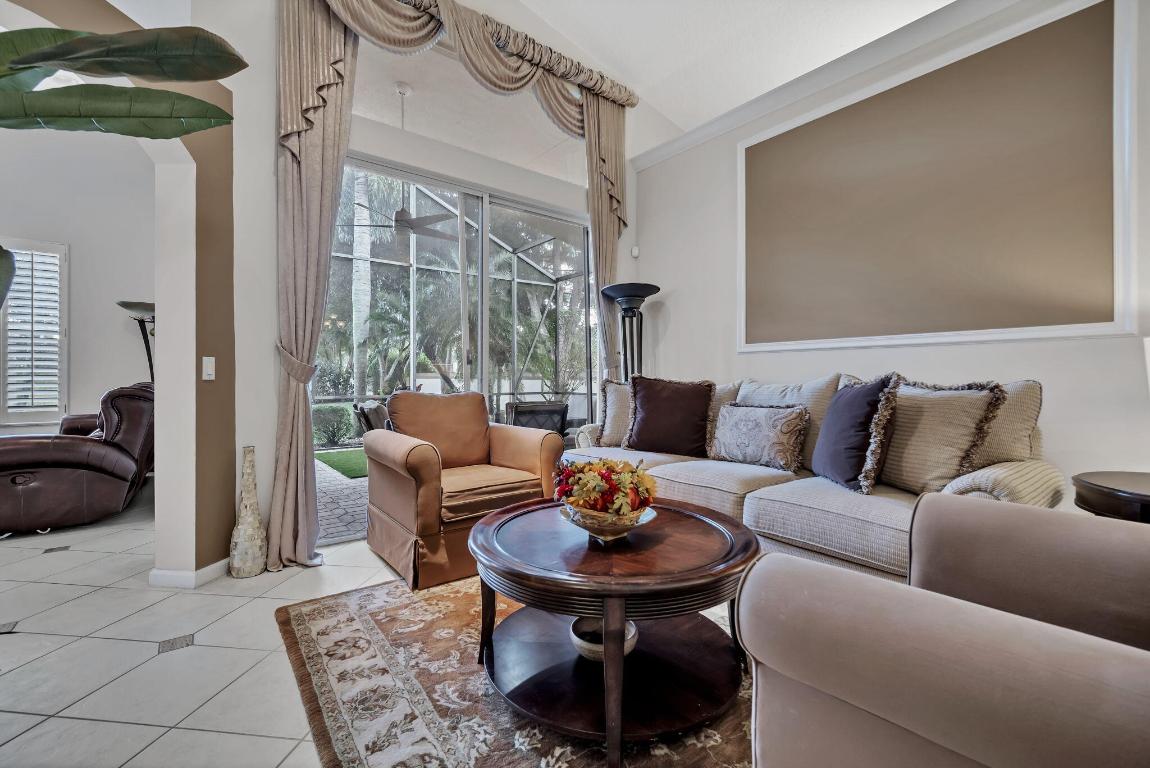 VALENCIA ISLES 1 - Residential