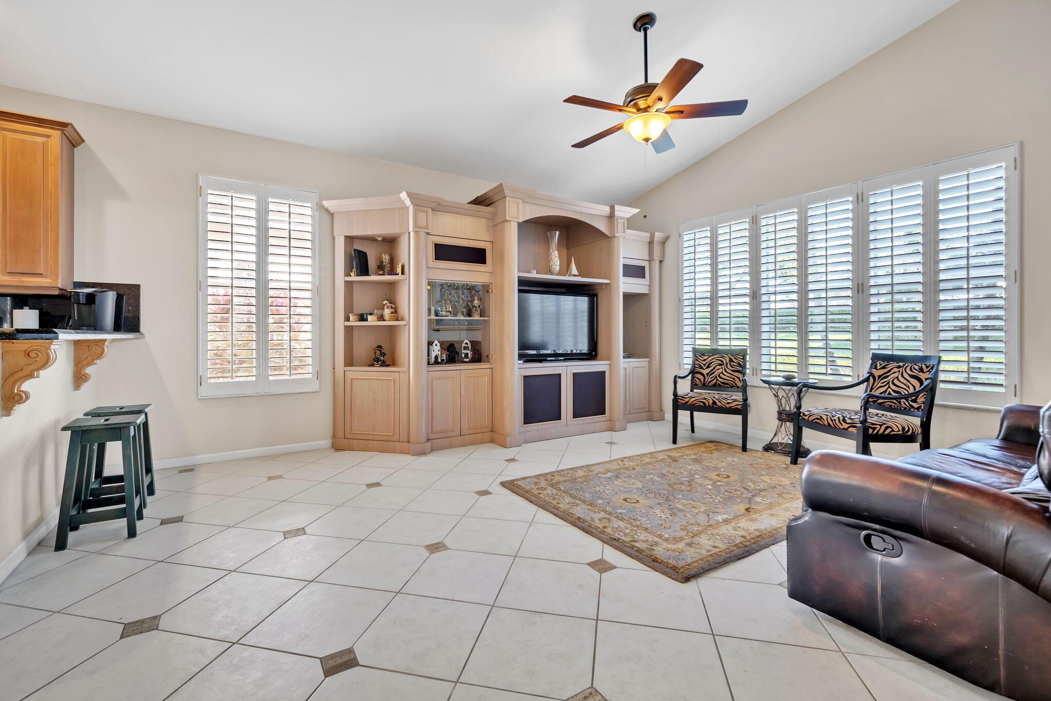 VALENCIA ISLES 1 - Residential