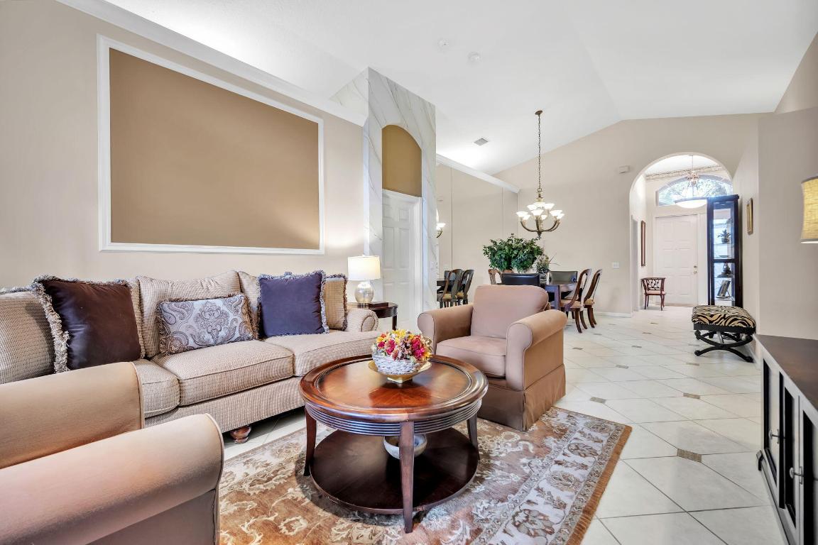 VALENCIA ISLES 1 - Residential