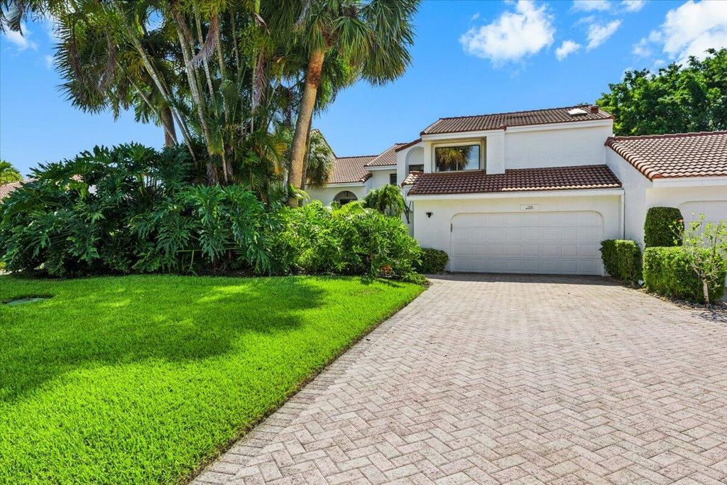Photo of 7338 Woodmont Court, Boca Raton, FL 33434 (MLS # B26052143)