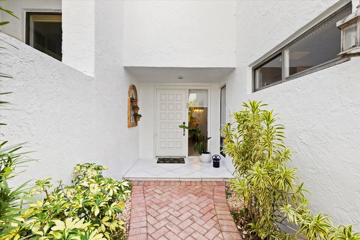 7338 Woodmont Court
