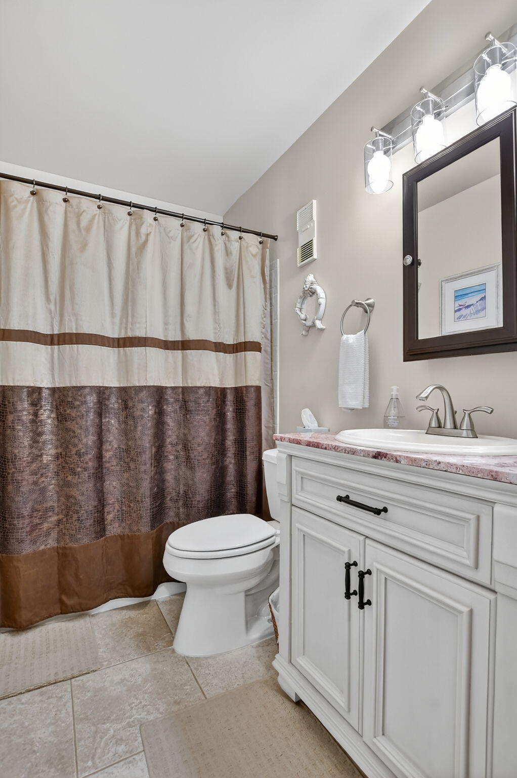 WHISPER WALK SEC C CONDO - Residential