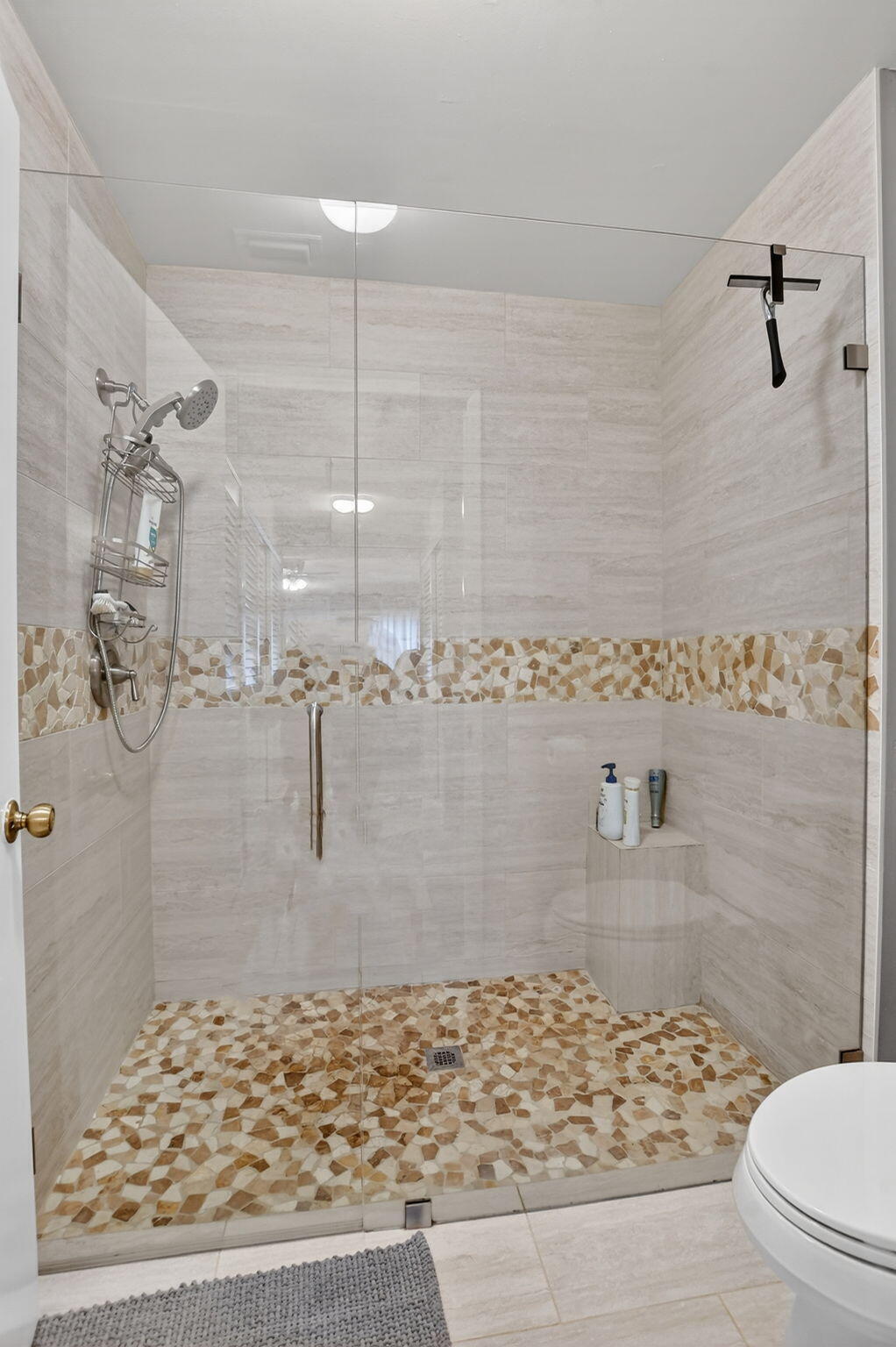 WHISPER WALK SEC C CONDO - Residential