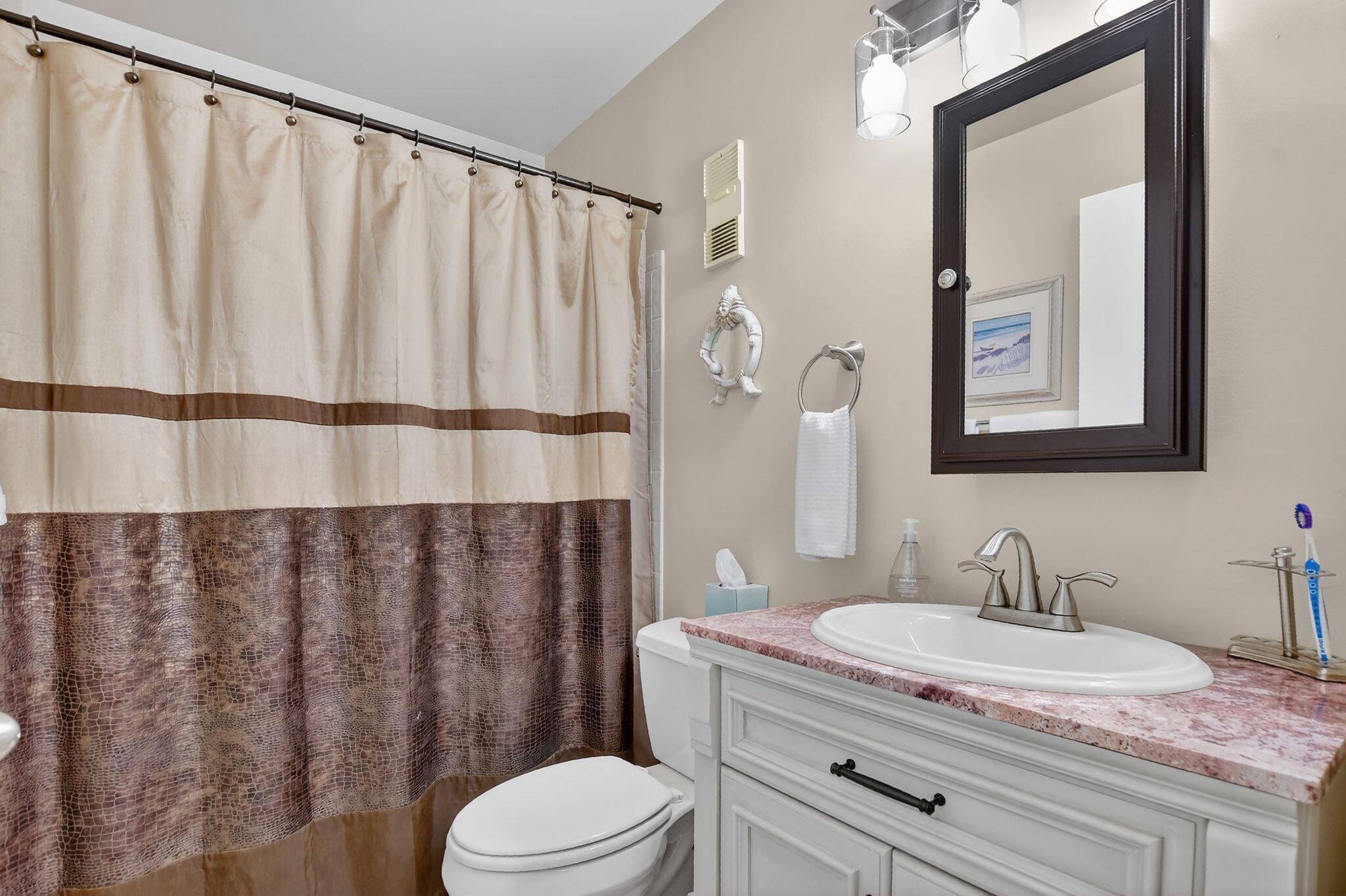 WHISPER WALK SEC C CONDO - Residential