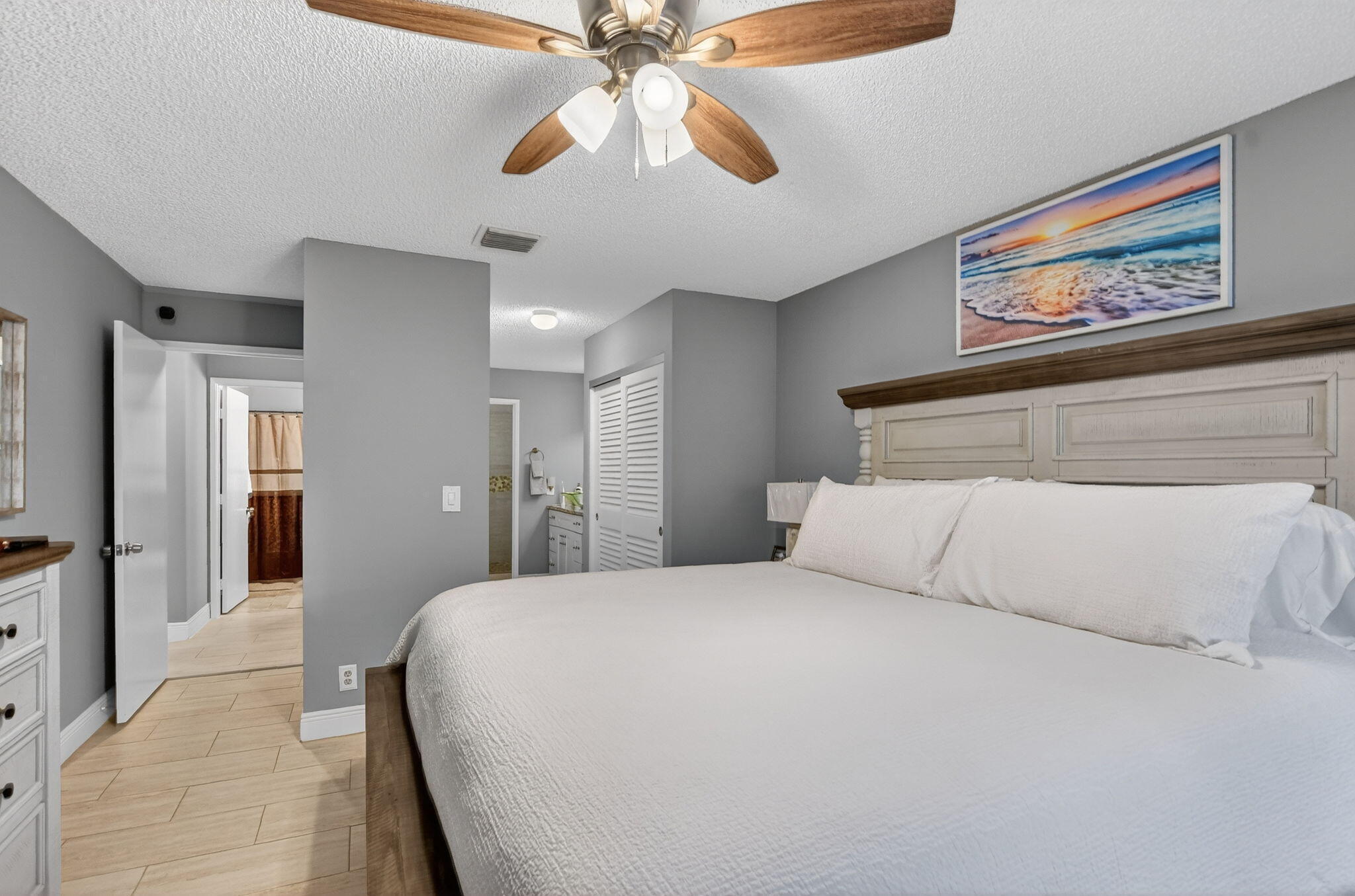 WHISPER WALK SEC C CONDO - Residential