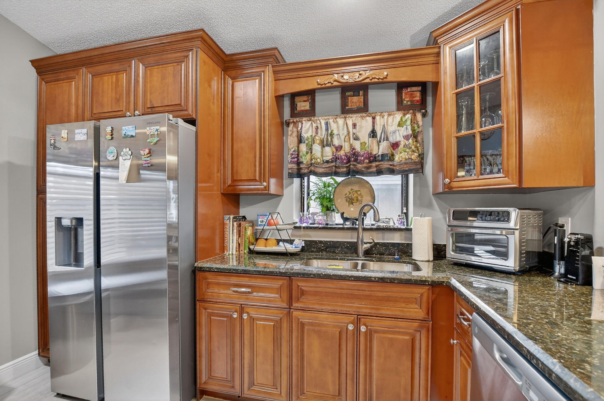 WHISPER WALK SEC C CONDO - Residential