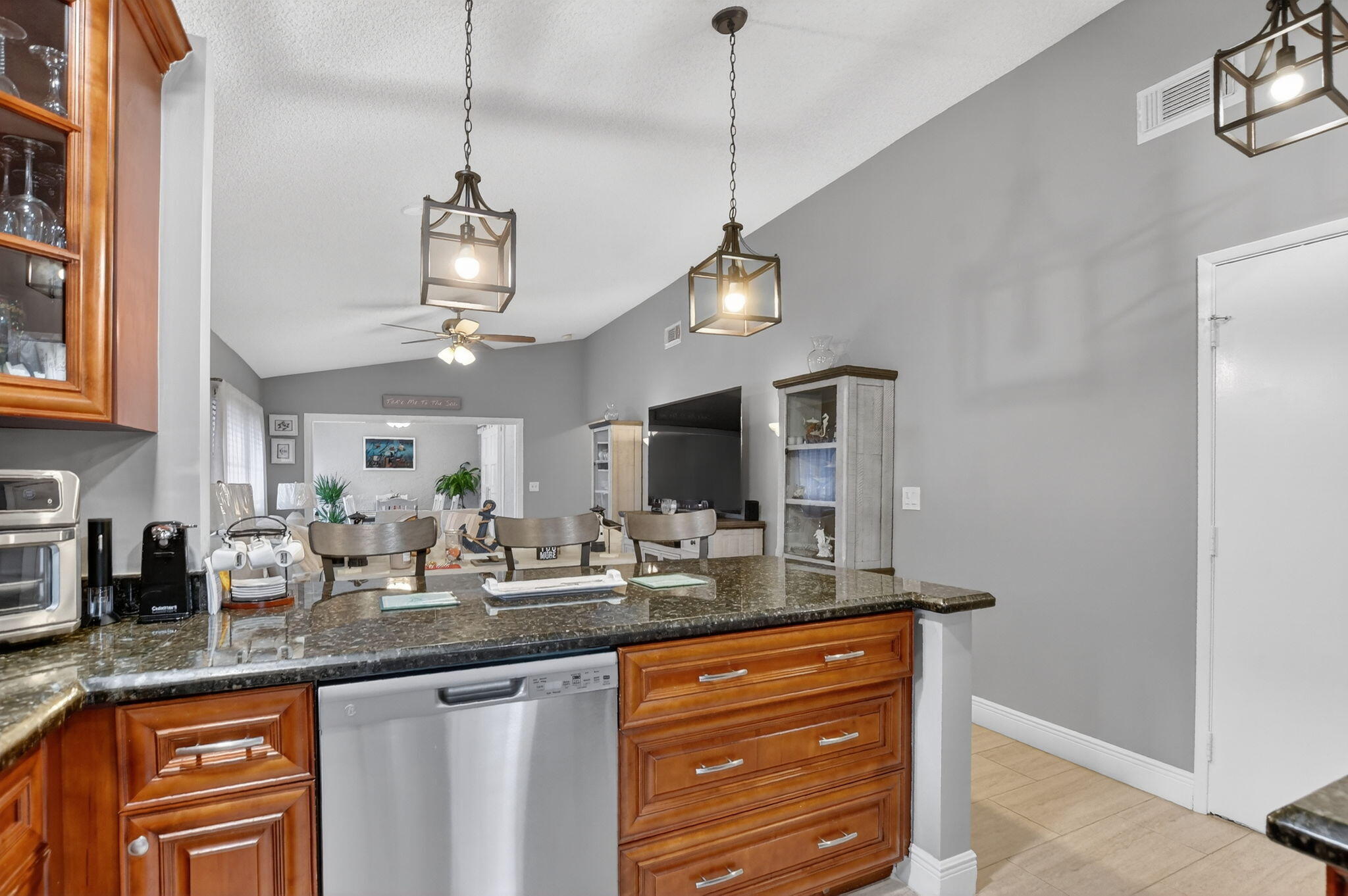 WHISPER WALK SEC C CONDO - Residential