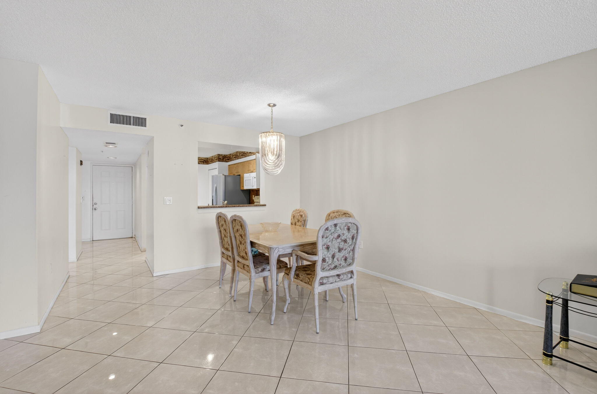 6112 Huntwick Terrace 106, Delray Beach, FL, 33484/$229,000 4 6112 Huntwick Terrace 106