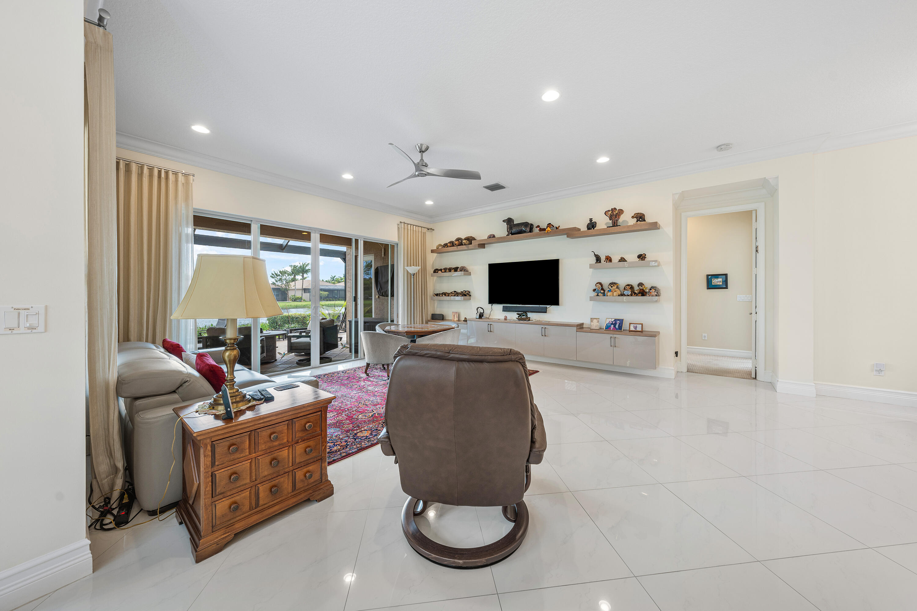 Valencia Cove - Residential