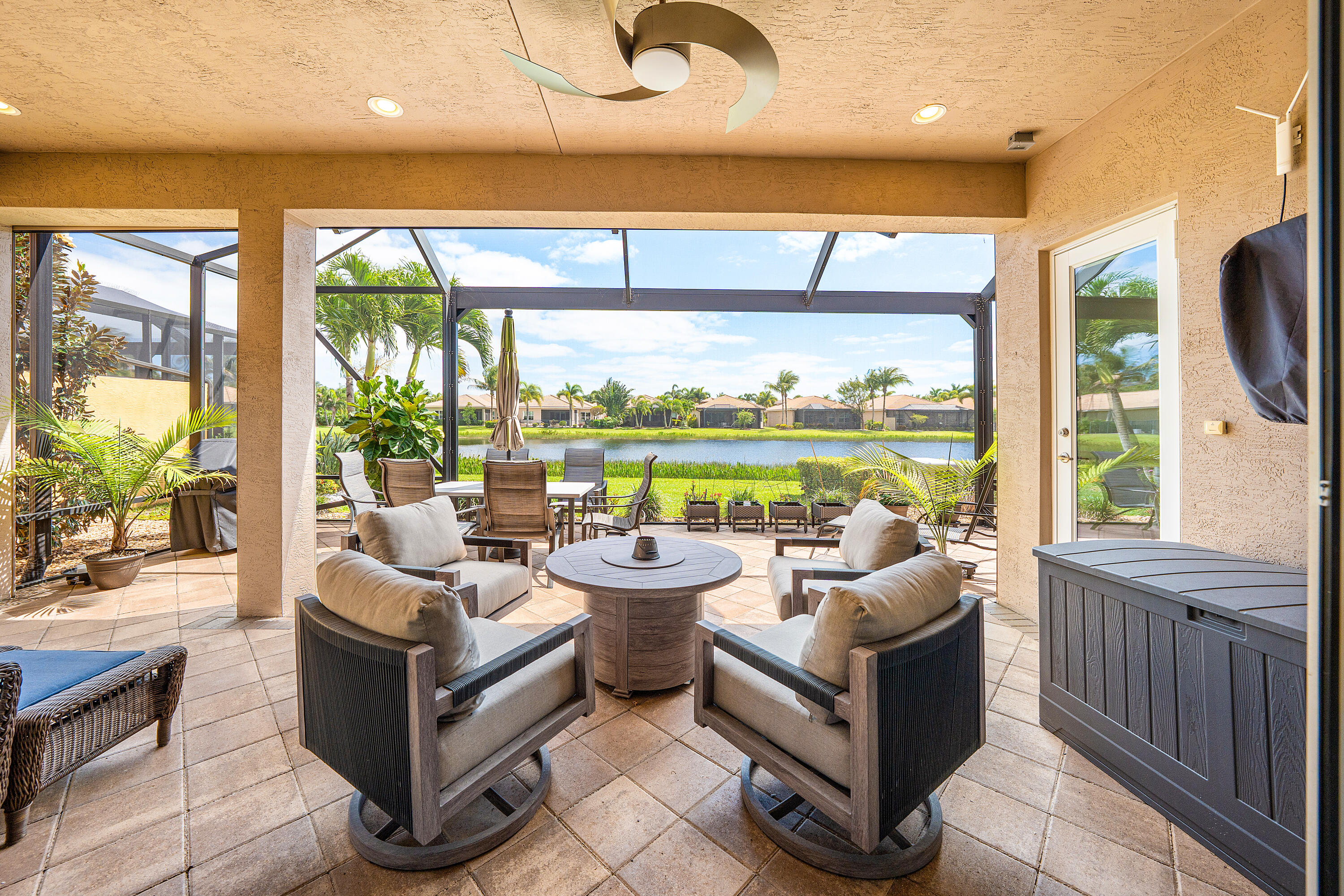 Valencia Cove - Residential