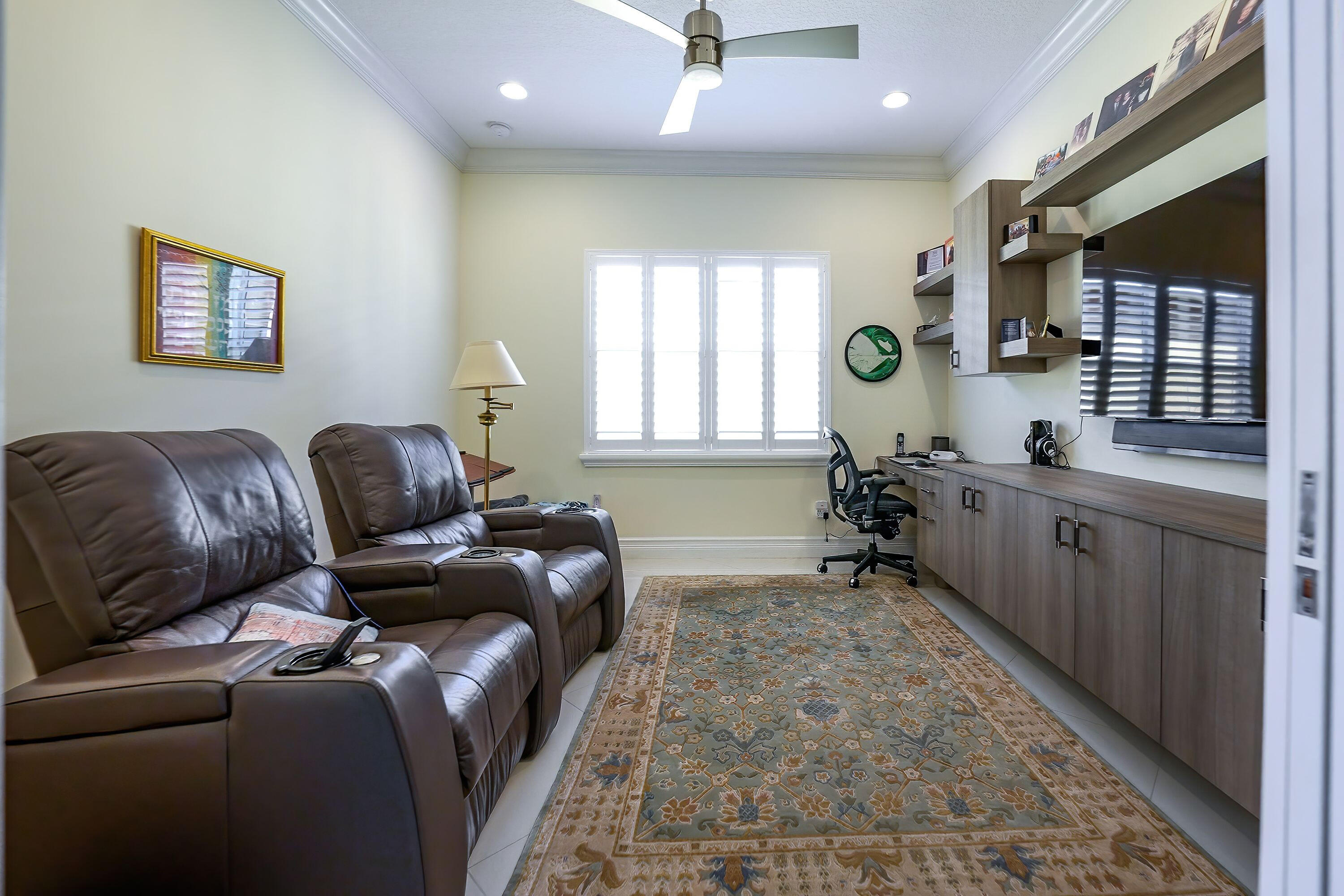 Valencia Cove - Residential