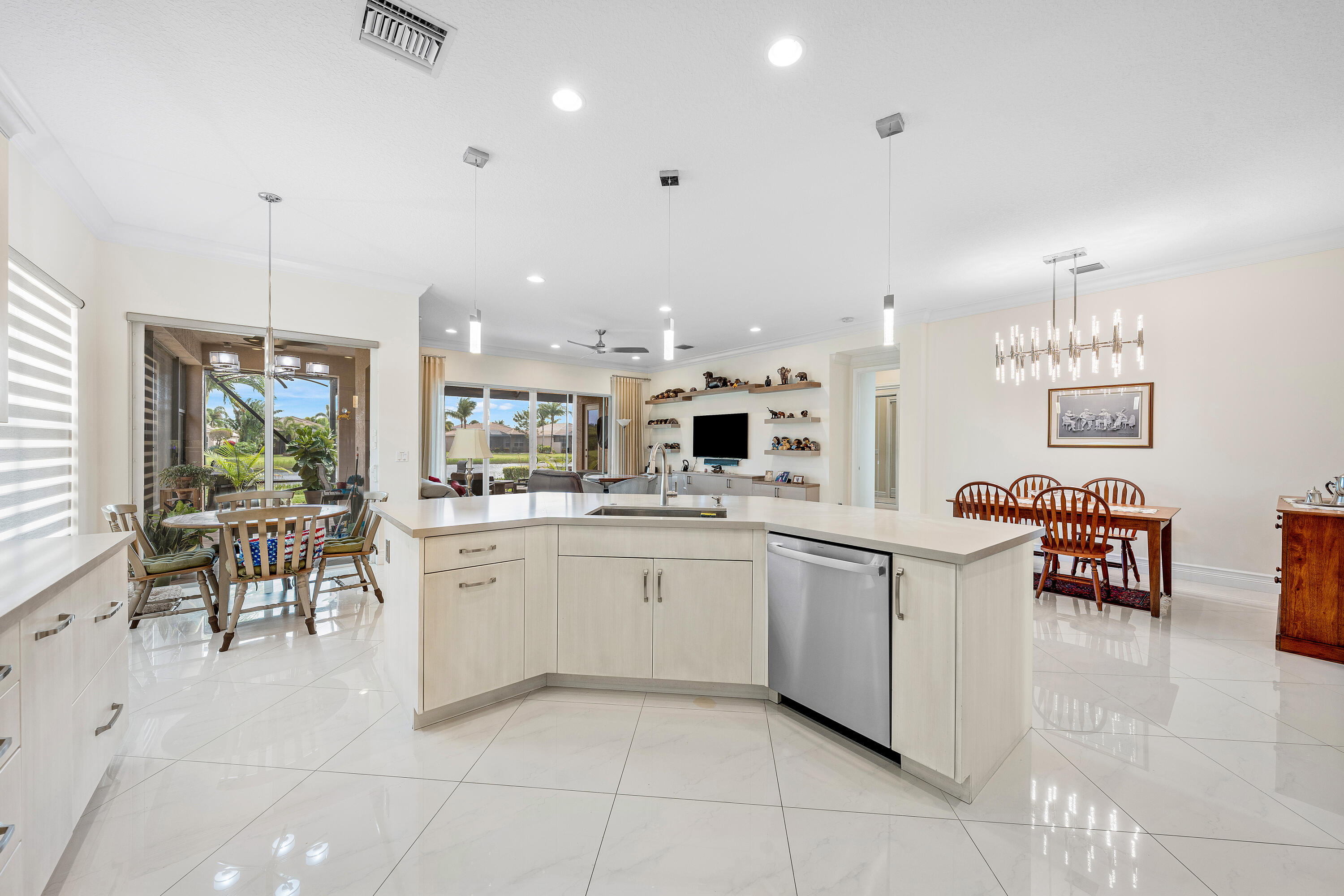 Valencia Cove - Residential