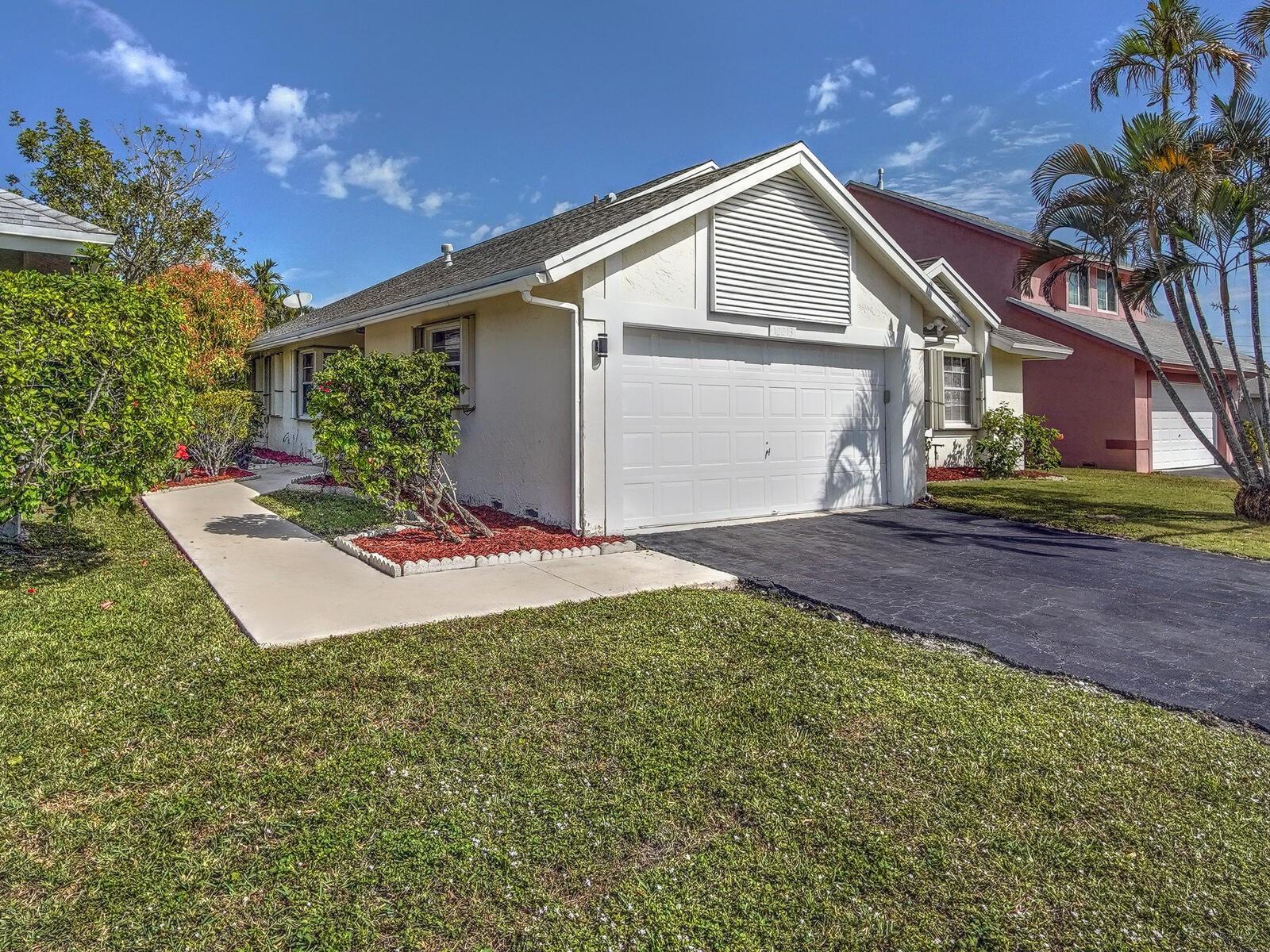 SAWGRASS ESTATES - Residential