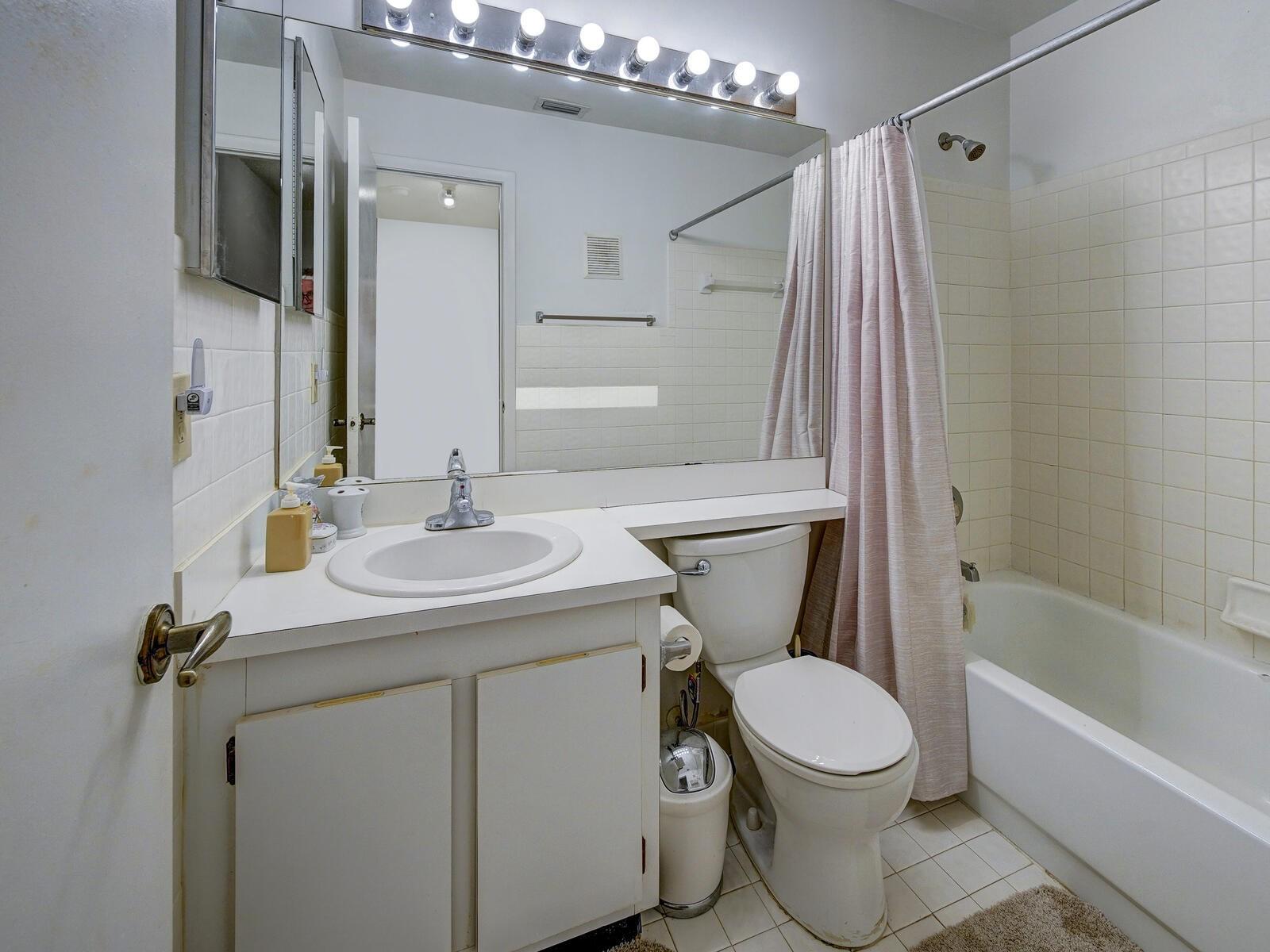 SAWGRASS ESTATES - Residential