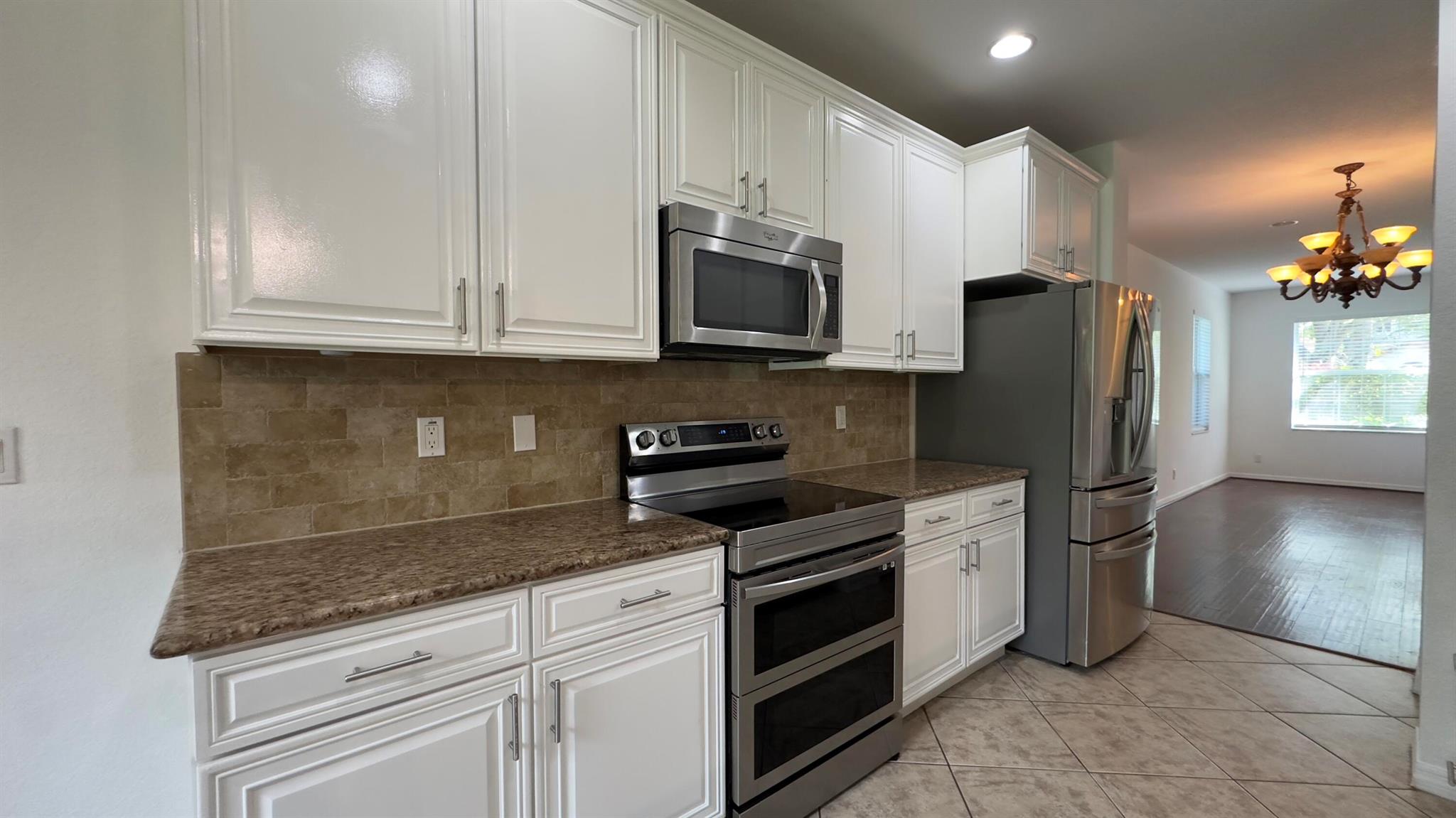 OAKMONT ESTATES PUD - Residential Lease