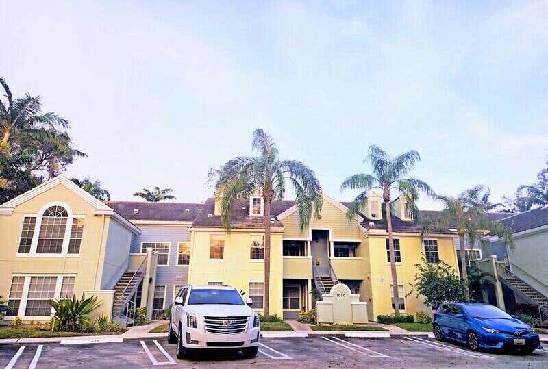 Photo of 1020 Crystal Way #F, Delray Beach, FL 33444 (MLS # B26046745)