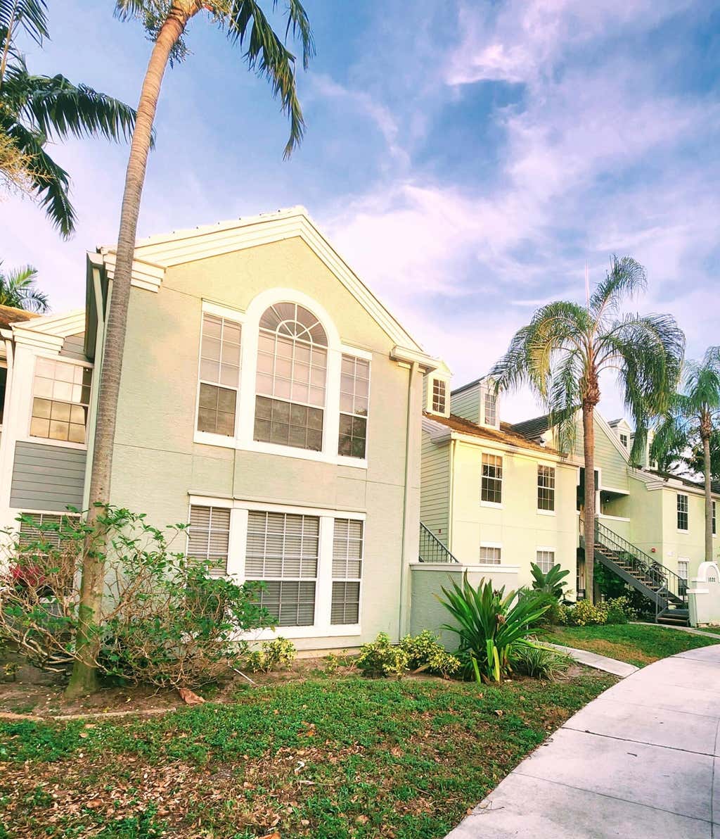 Photo of 1020 Crystal Way #F, Delray Beach, FL 33444 (MLS # B26046745)