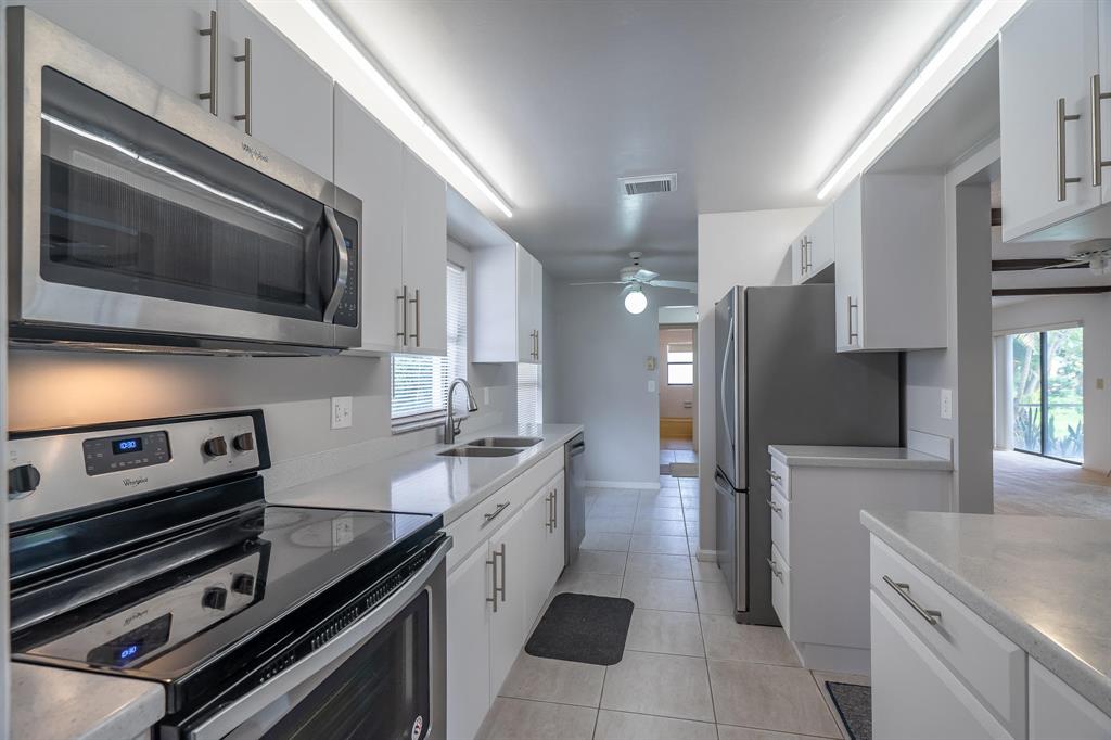 COCO WOOD LAKES - Residential