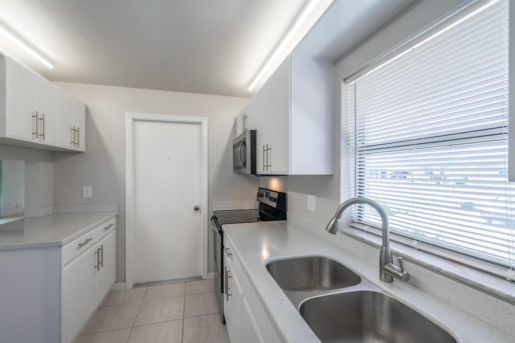 COCO WOOD LAKES - Residential